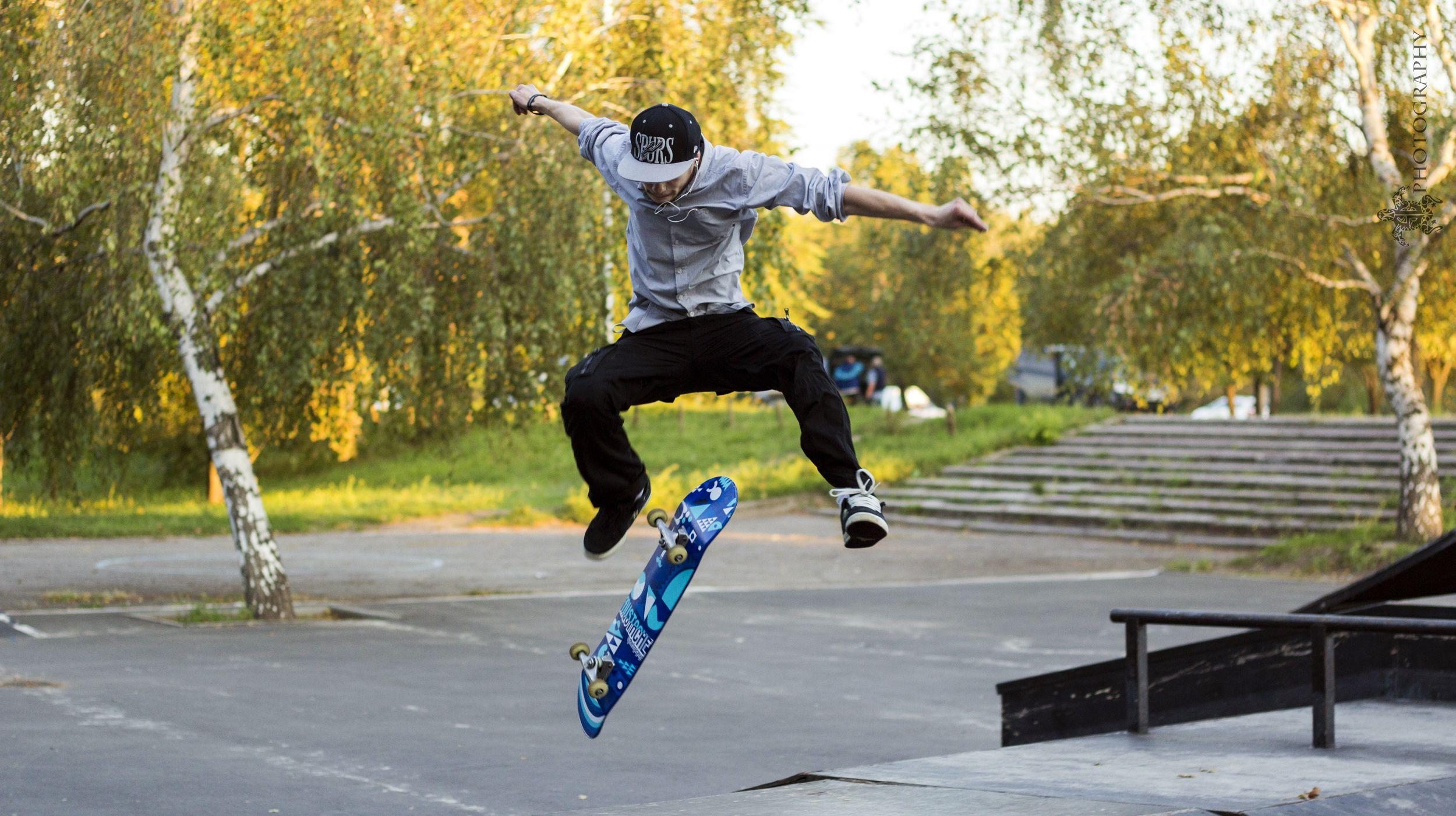 2500x1401 Skateboarding skate men males boys sports wallpaperx1401