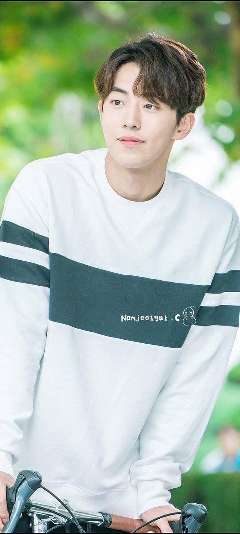 800x1778 HD hyuk wallpaper