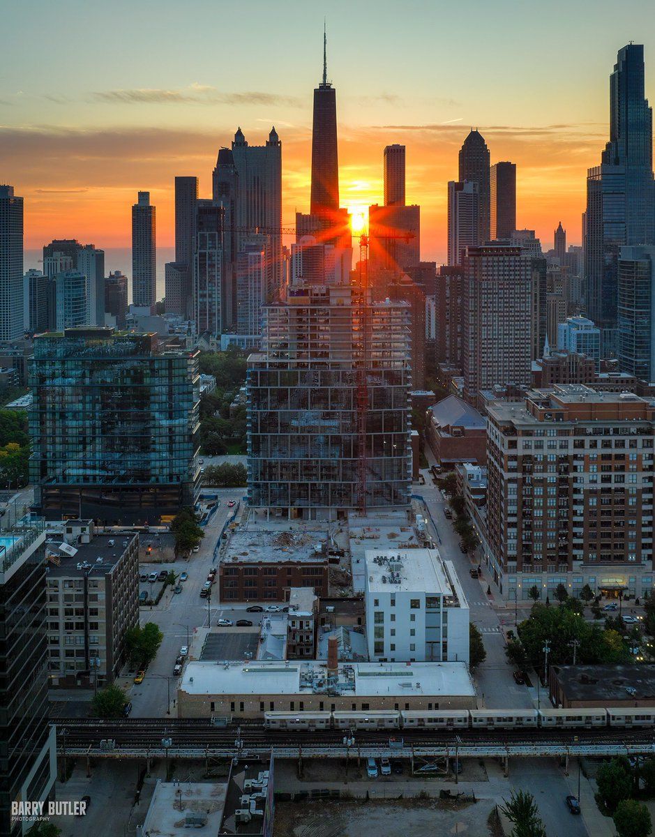 939x1200 Welcome to Autumn! This morning's Chicagohenge sunrise starting off the newest season of the year. We switched to autumn at 1:50am today. #weather #news #ilwx #chicago #autumnalequinox #chicagohenge