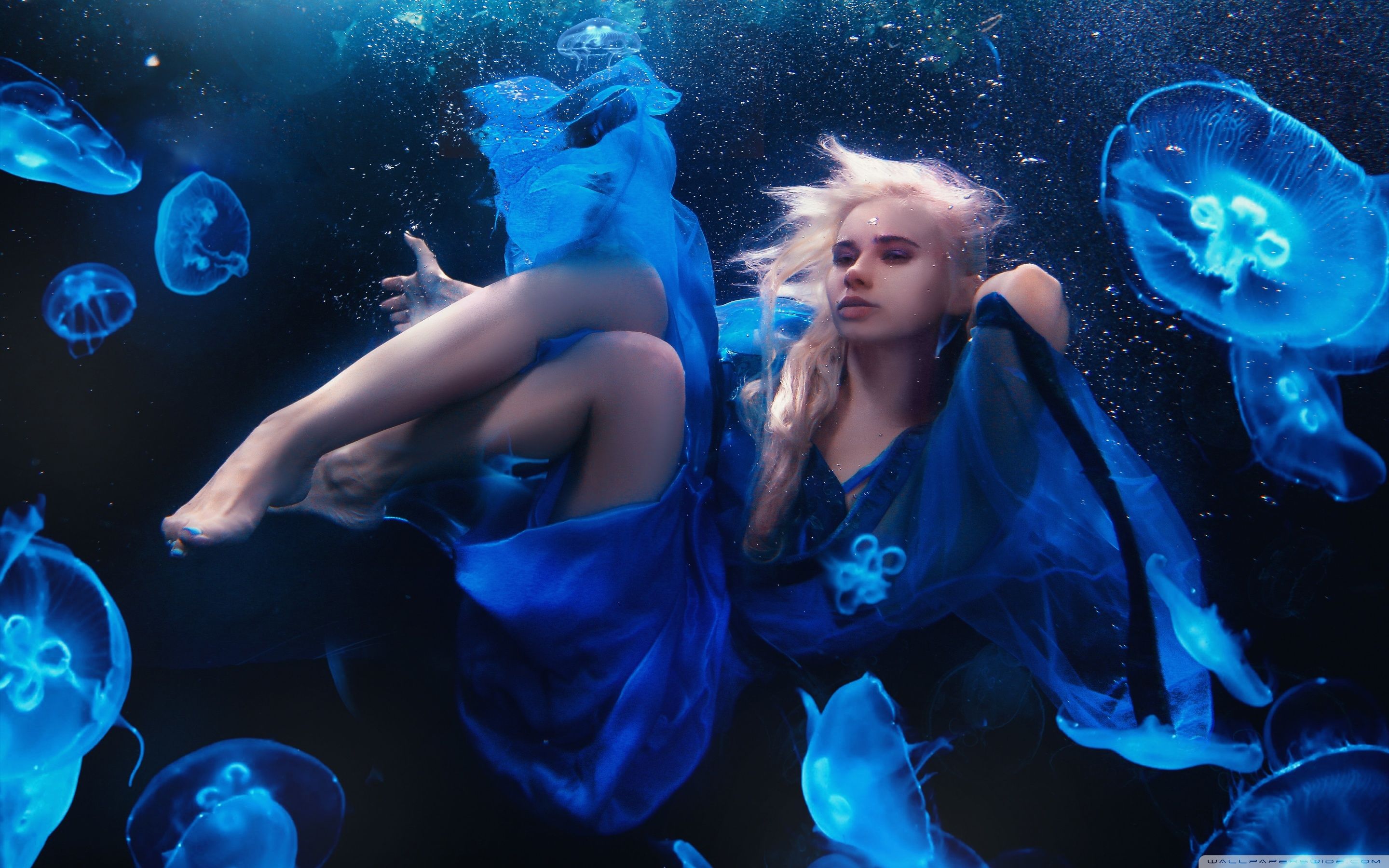 2880x1800 Sea Girl Underwater 4K UHD Wallpaper for UltraHD Desktop and TV : Widescreen and UltraWide Display : Smartphone and Tablet Devices