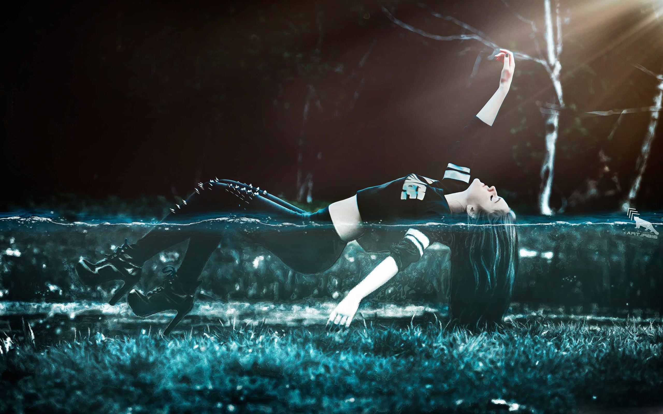 2560x1600 Underwater Girl MacBook Air Wallpaper Download