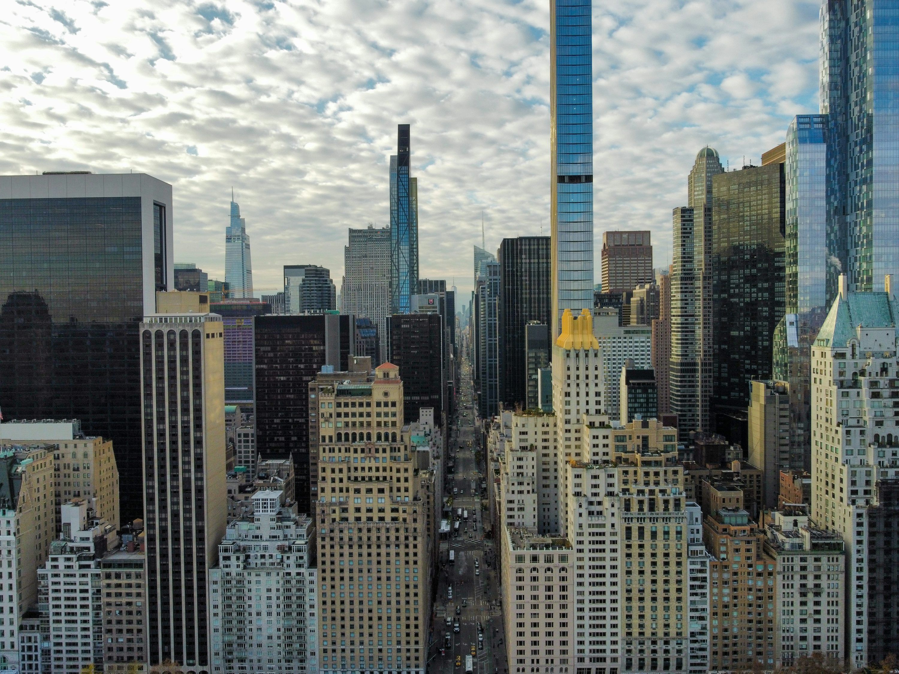 3000x2250 A view of a large city with tall buildings