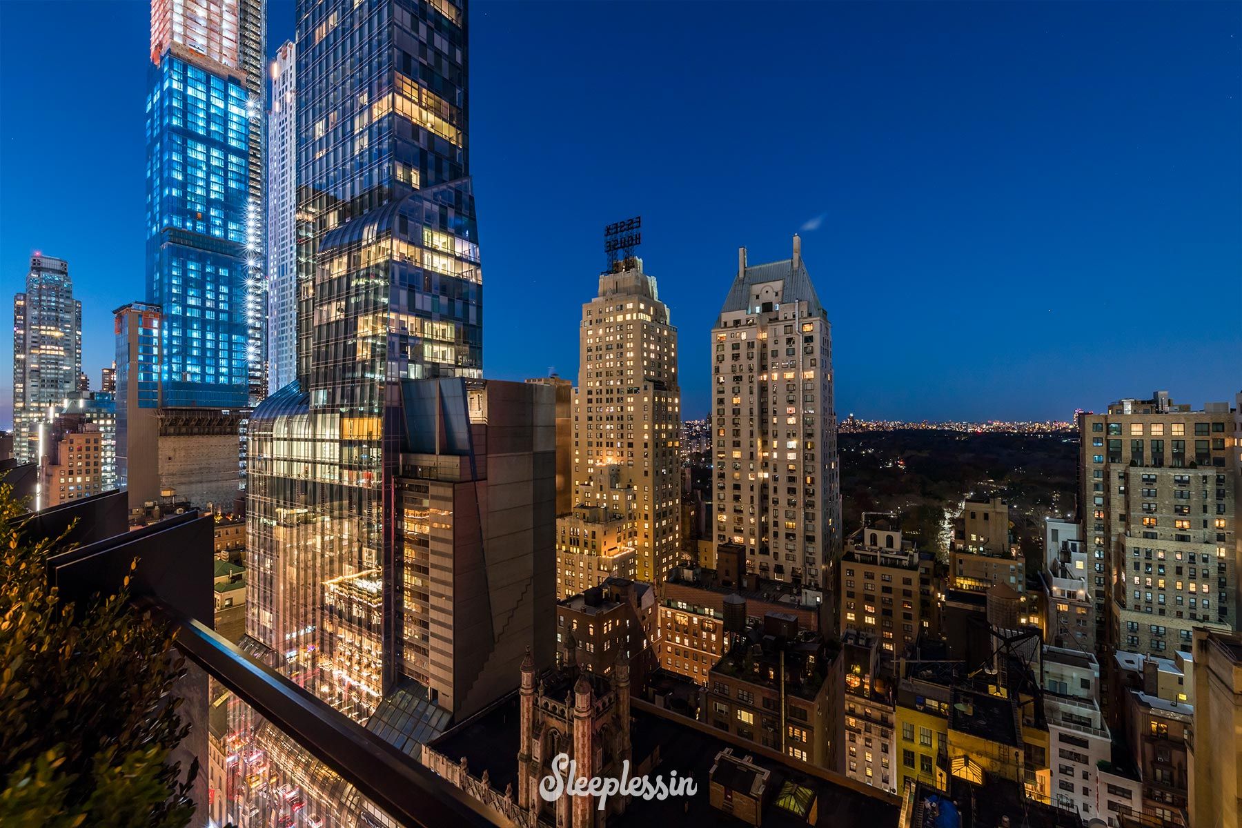 1800x1200 Great night photo of beautiful New York City buildings