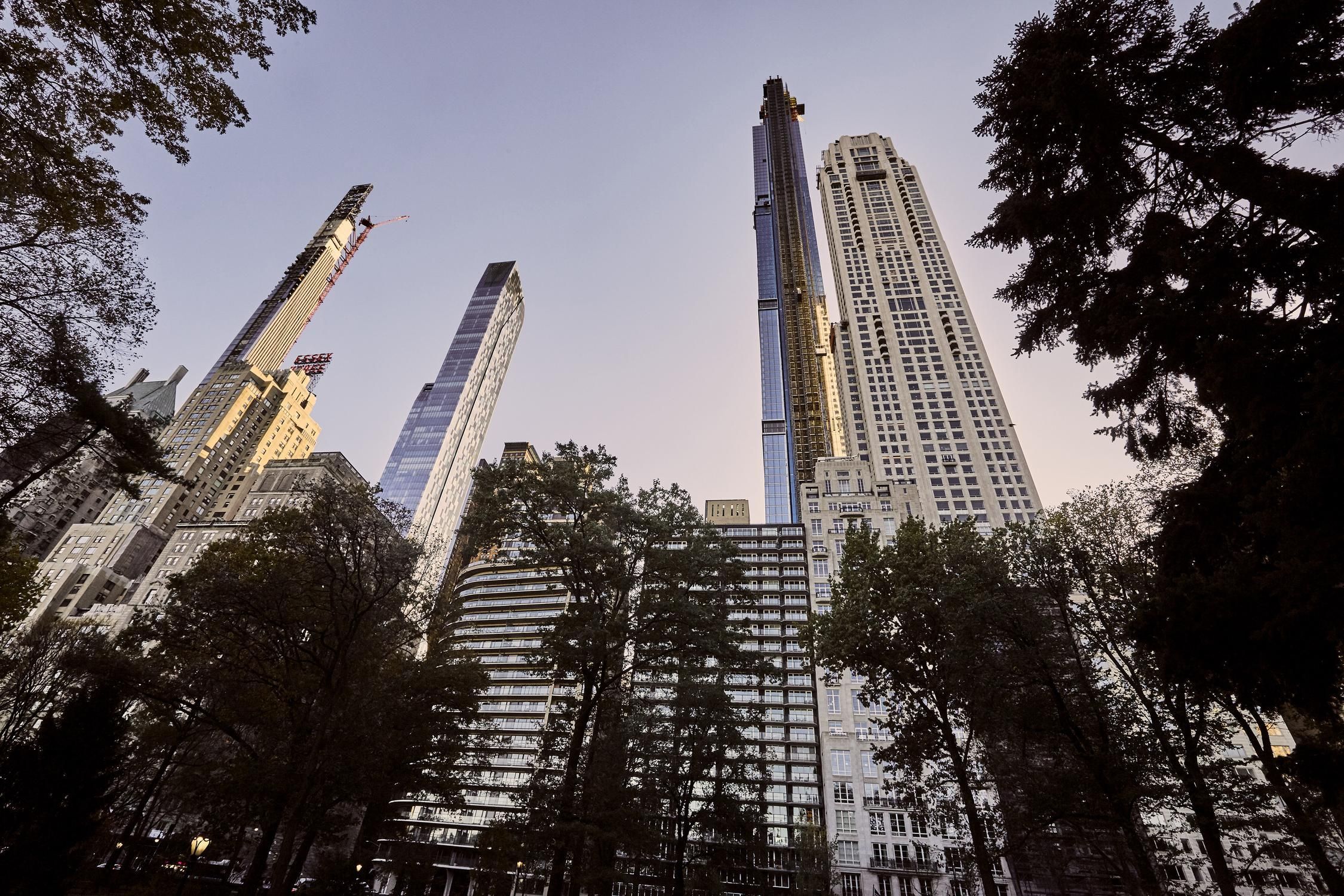 2250x1500 Wealthy Buyers Are Jumping Between Billionaires' Row Towers
