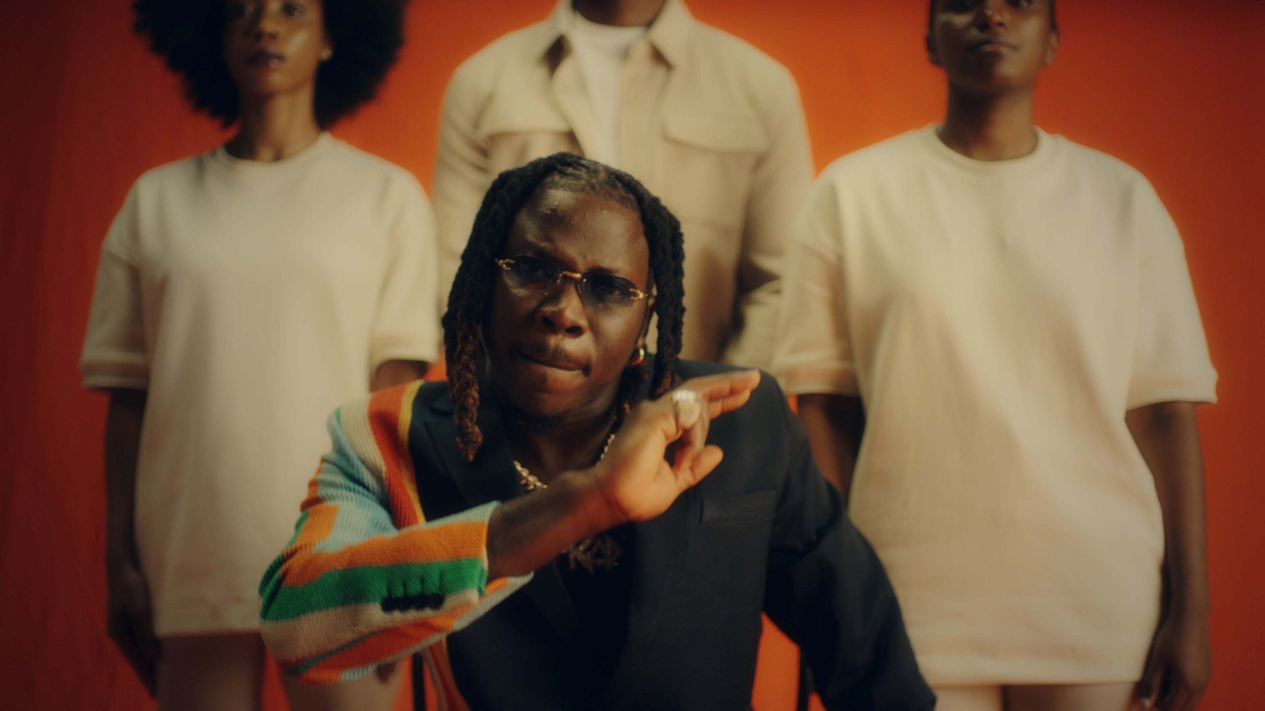 2560x1440 Stonebwoy