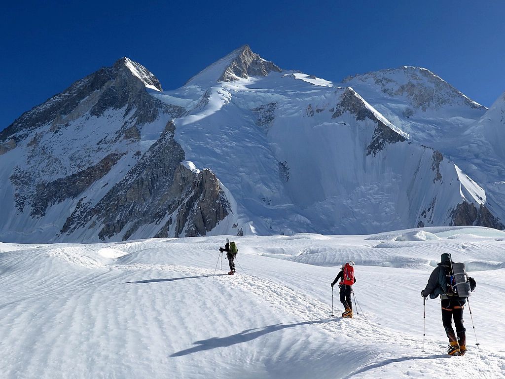1024x768 JG Climb - Gasherbrum II