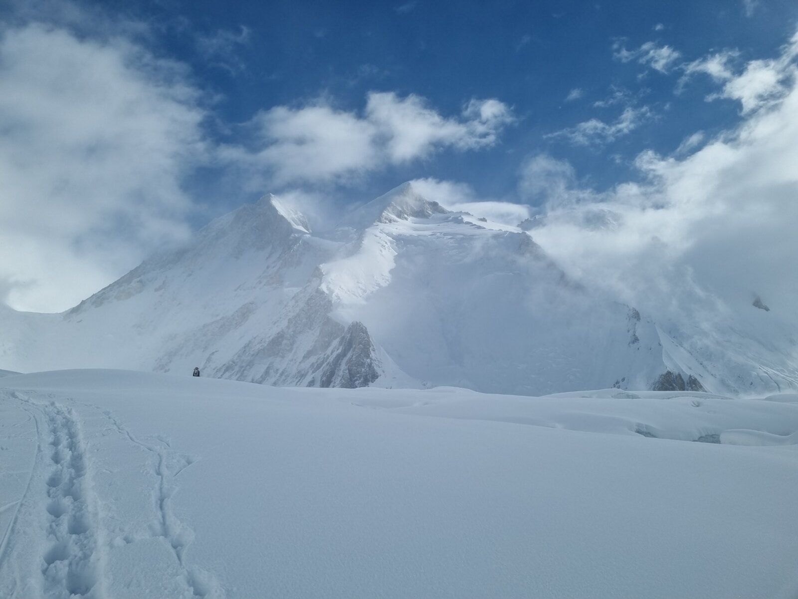 1600x1200 Gasherbrum II Expedition, Summit G2 with Alpenglow Expeditions