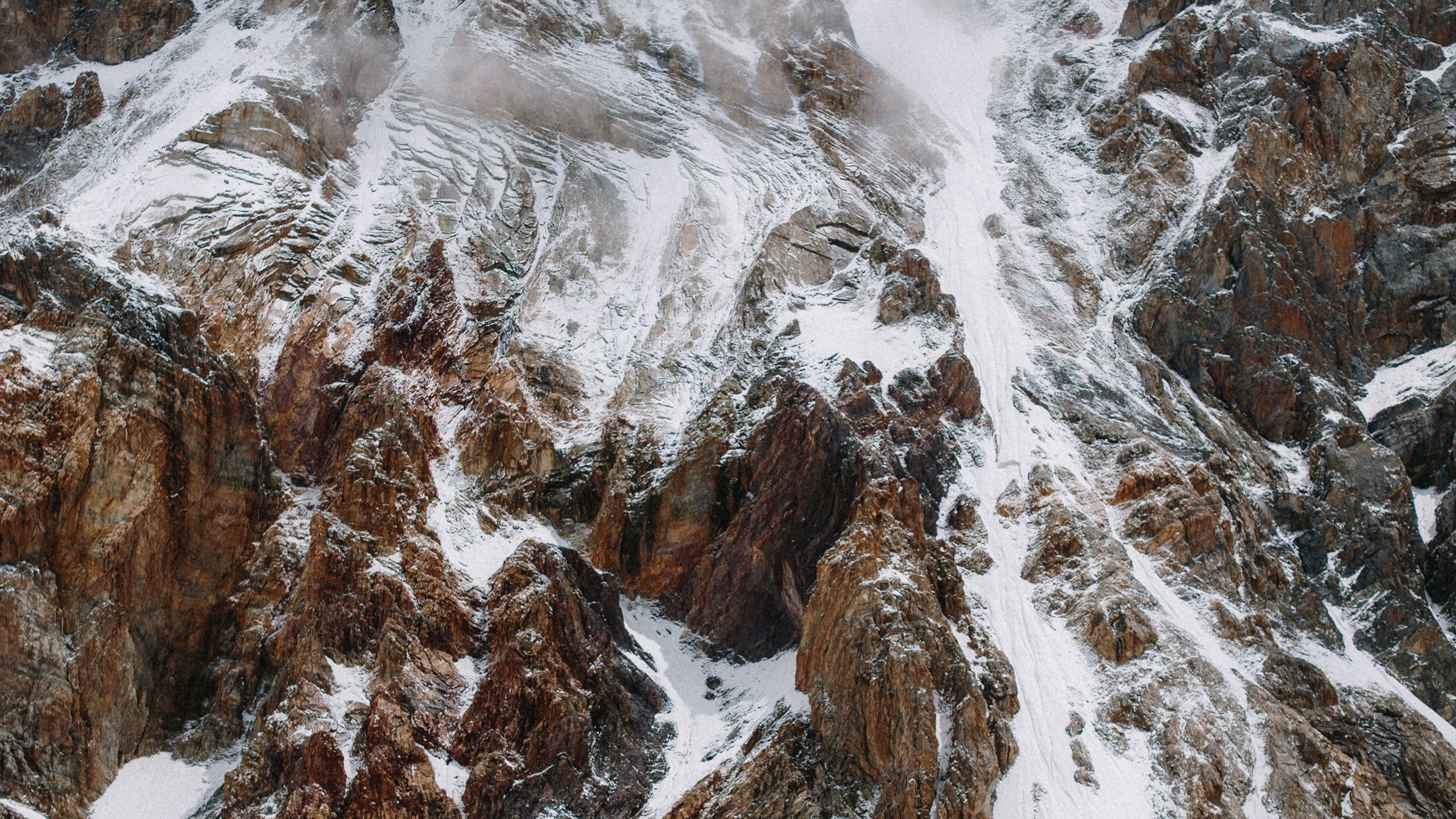 2560x1440 Gasherbrum IV: Charles Dubouloz and the Art of Patience