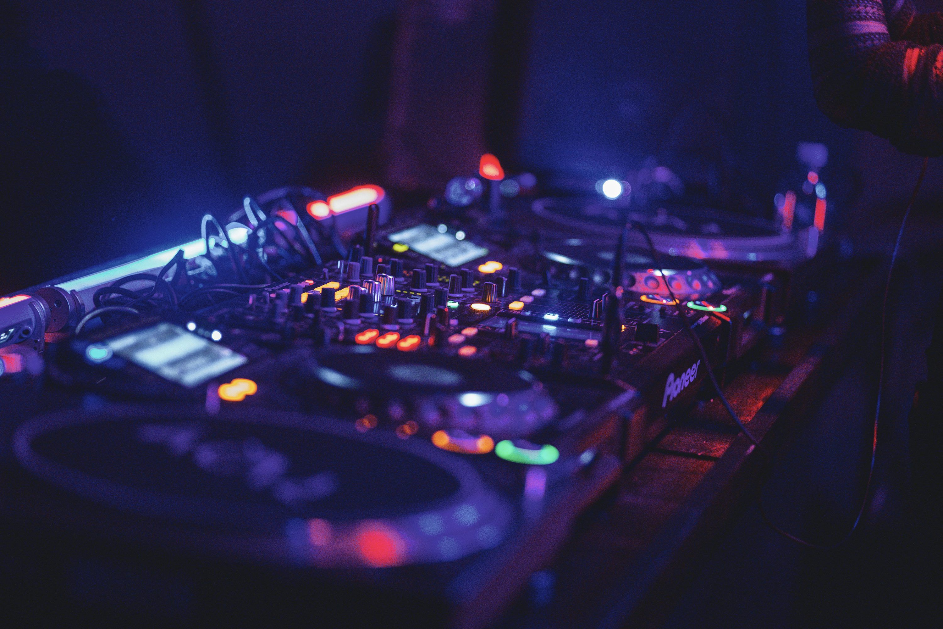 3000x2000 Dj Decks Picture. Download Free Image