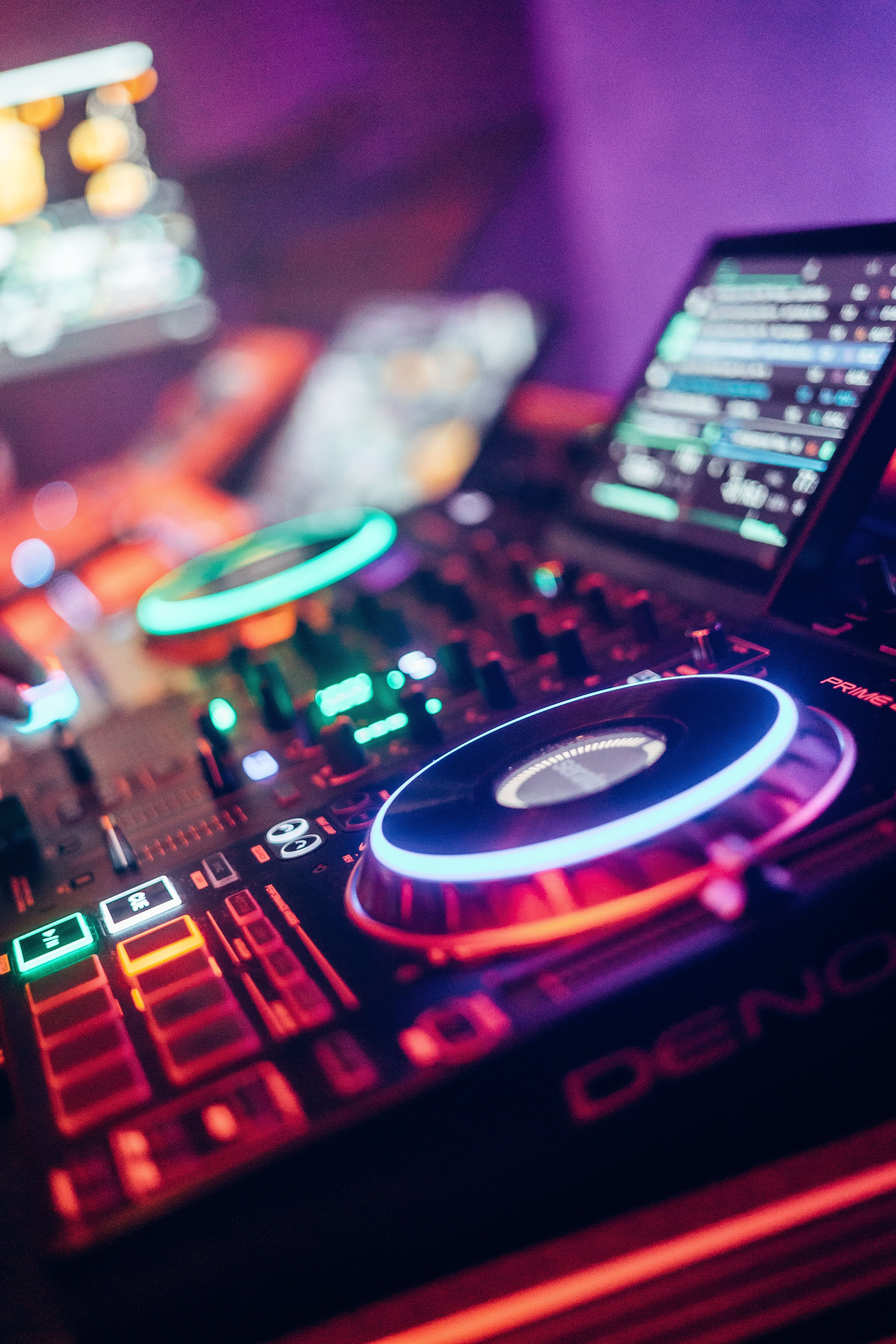 3648x5472 Dj Deck Wallpaper