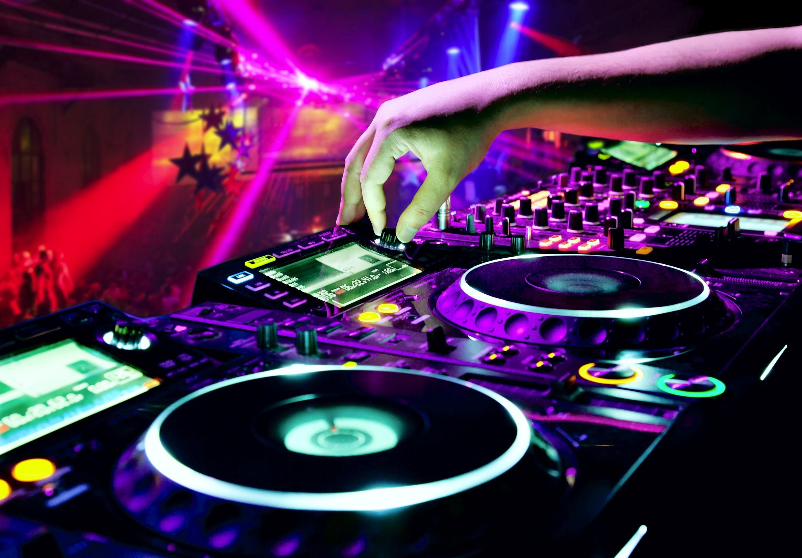2800x1950 Dj Turntables Wallpaper