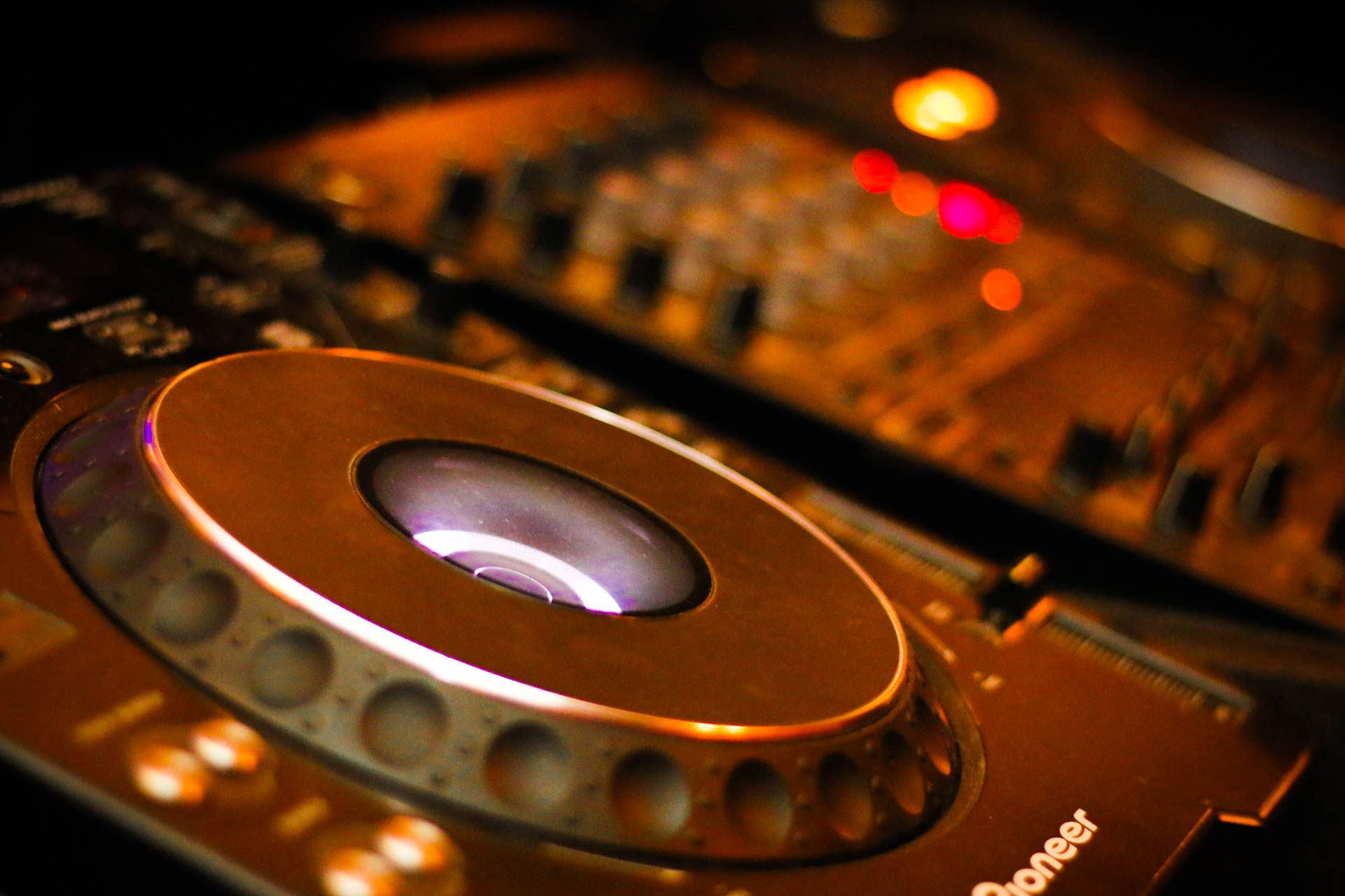 1920x1280 Music Mixes DJs provide professional, experienced DJ Hire in London, Kent, Surrey and Essex since 1997