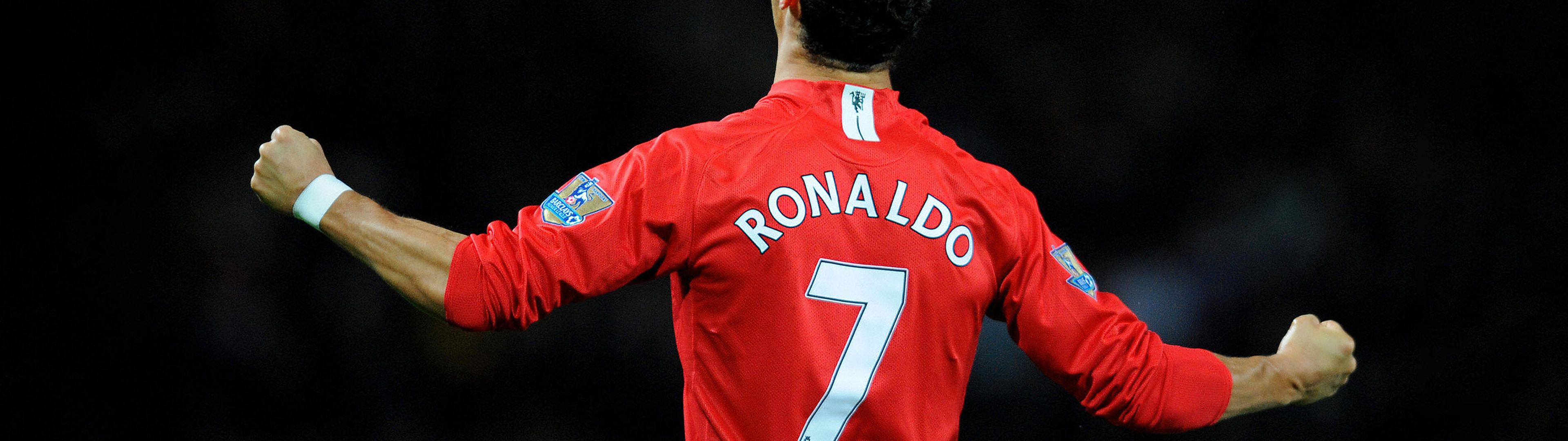 3840x1080 Cristiano Ronaldo Manchester United Jersey 5K Wallpaper