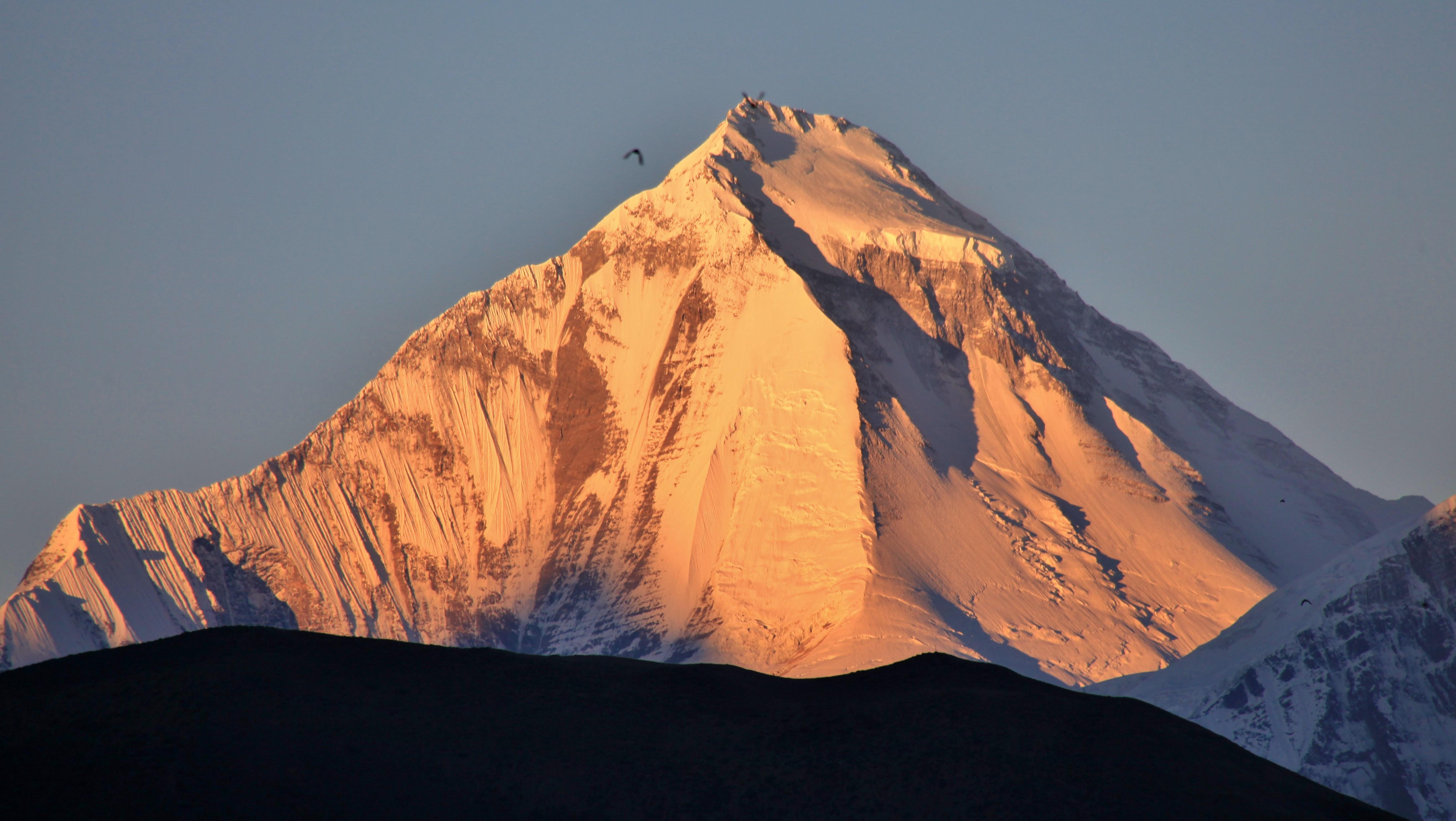 5257x2963 Mt. Dhaulagiri Golden Sunset View from Muktinath