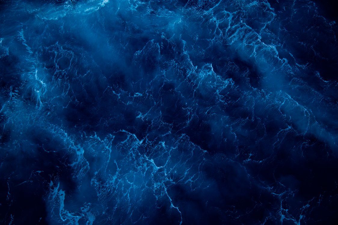 1124x750 Dark Blue Water · Free