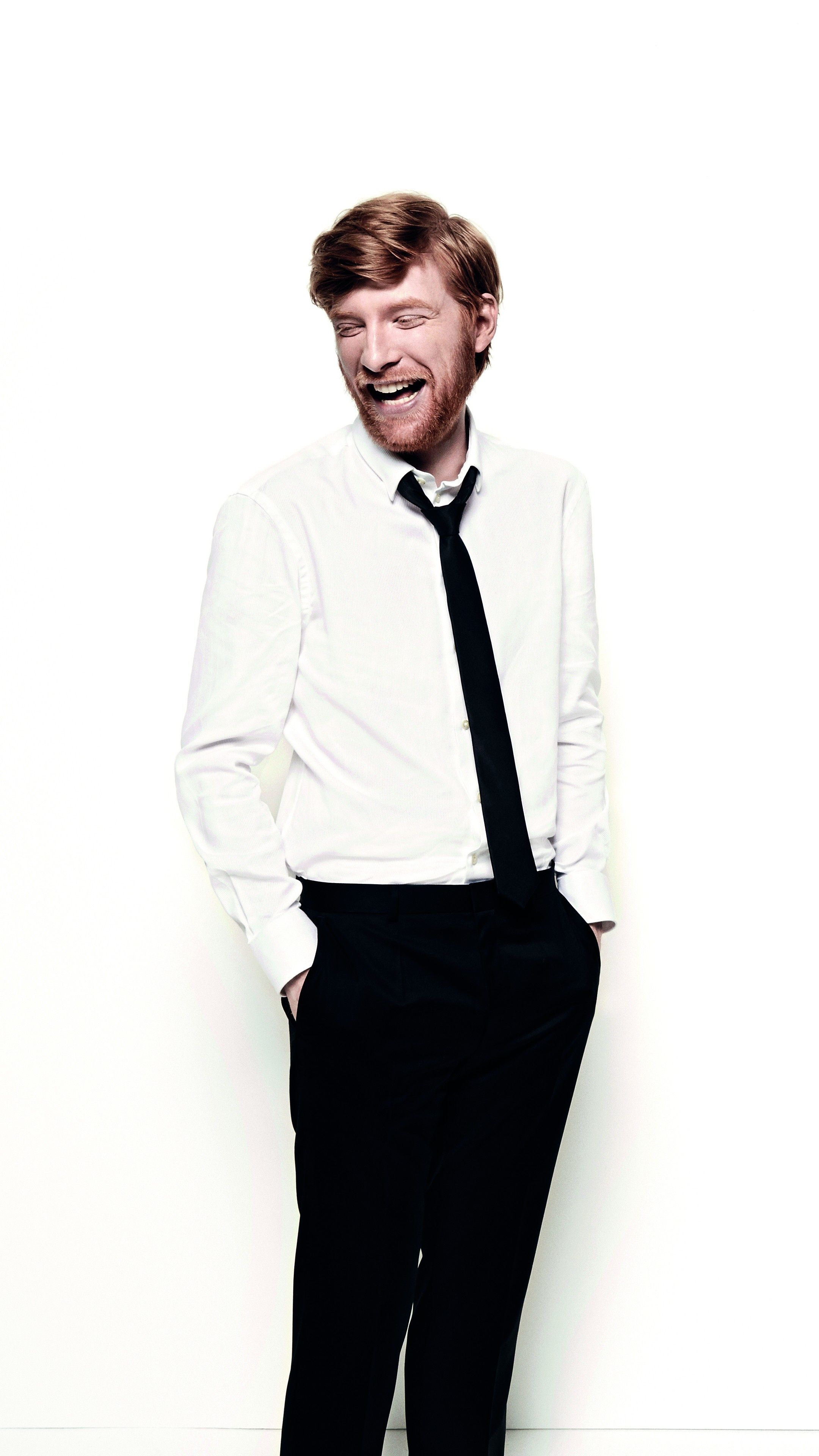 2160x3840 Domhnall Gleeson Wallpaper