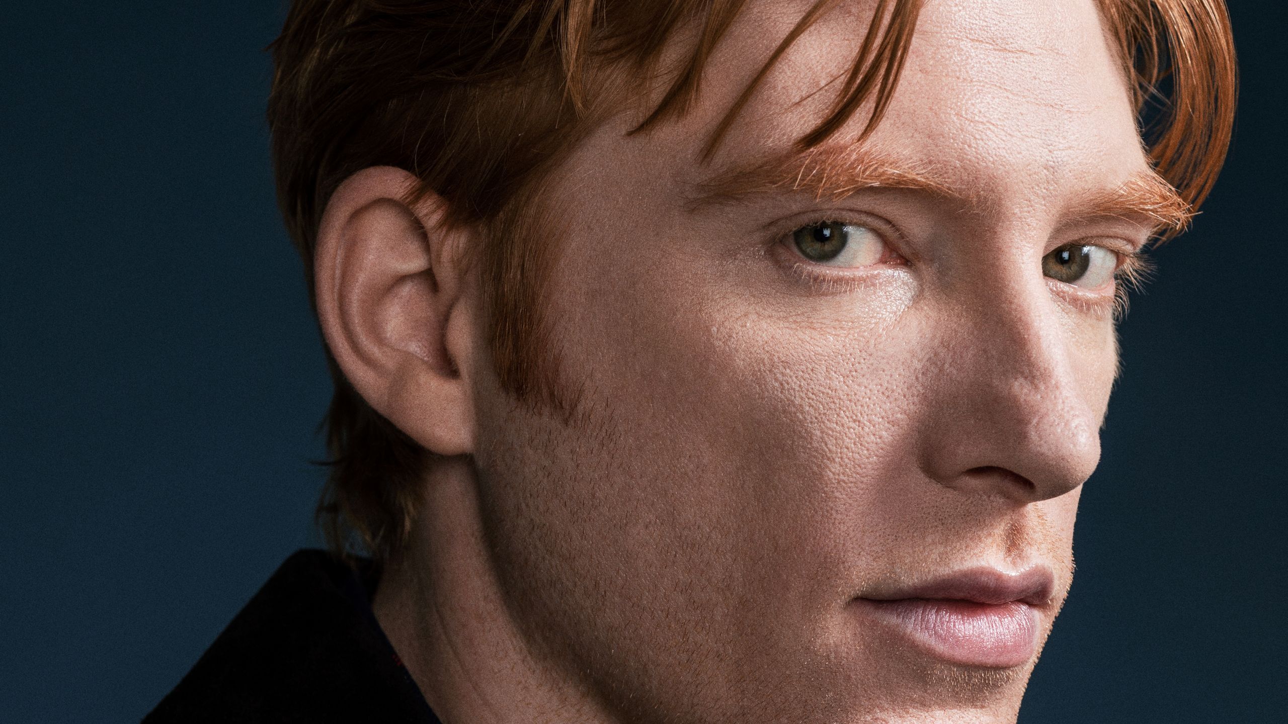 2560x1440 Domhnall Gleeson Wants to Keep Surprising You