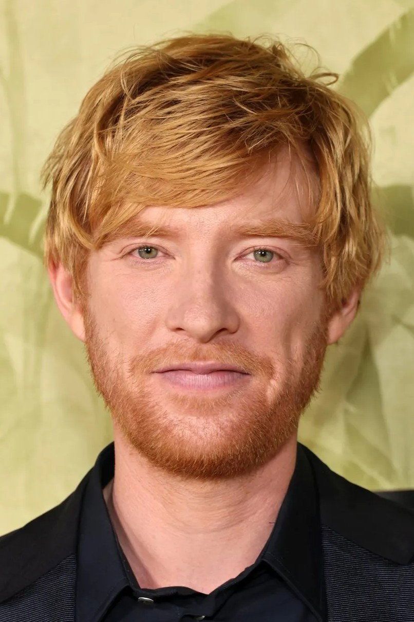 806x1209 Domhnall Gleeson Image