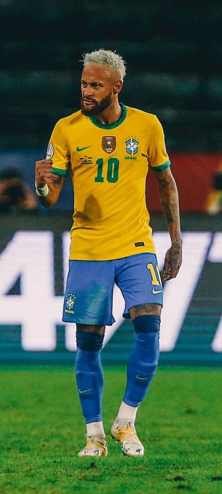 736x1635 Neymar Jr