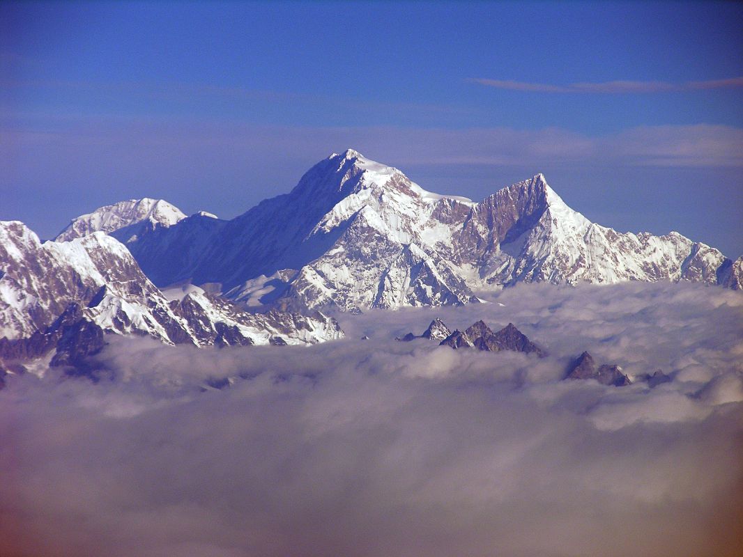 1066x800 Shishapangma 01 01 Kangchenjunga 01 04 Mountain Flight Shishapangma Long View