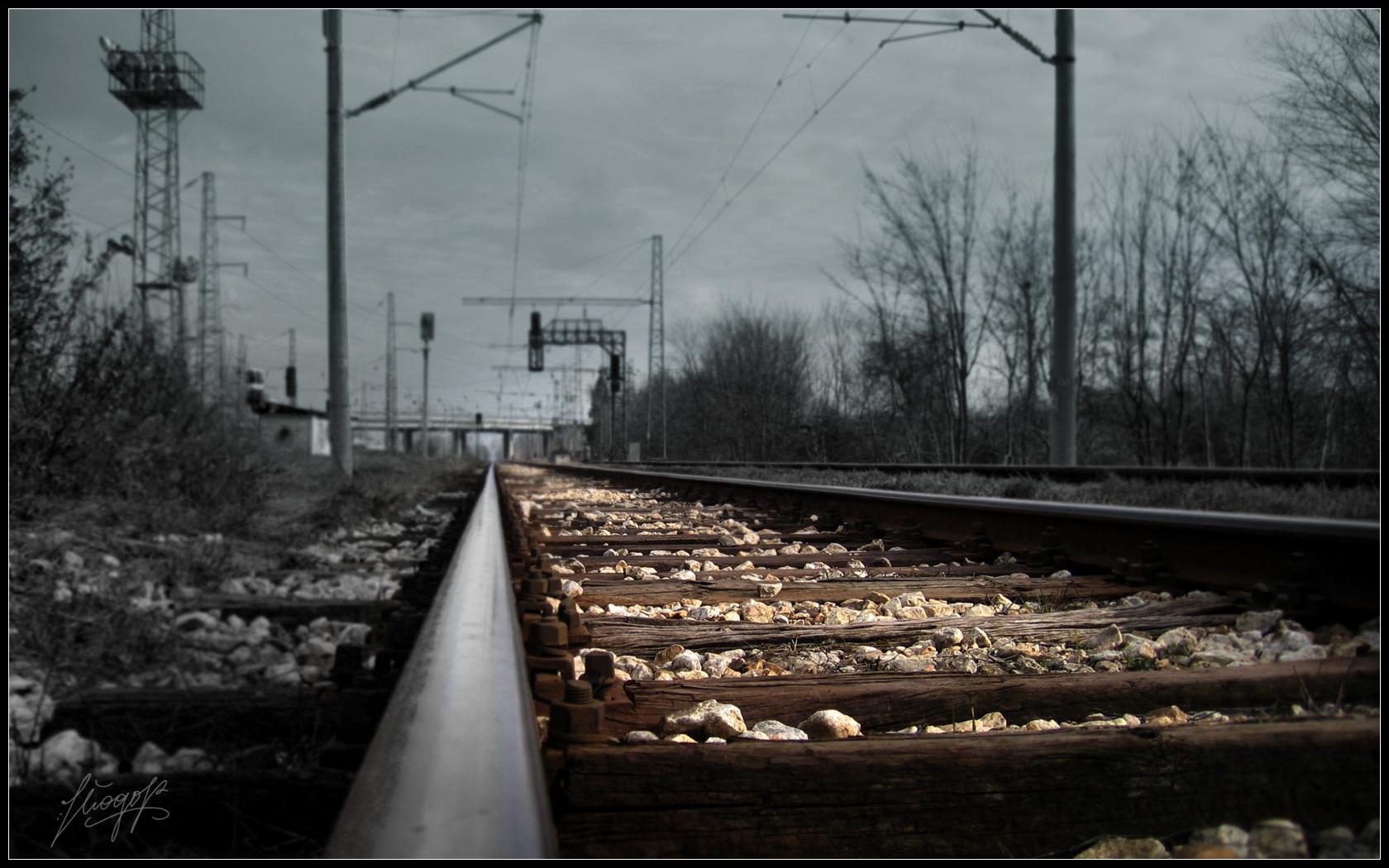 1680x1050 Train Track Wallpaper