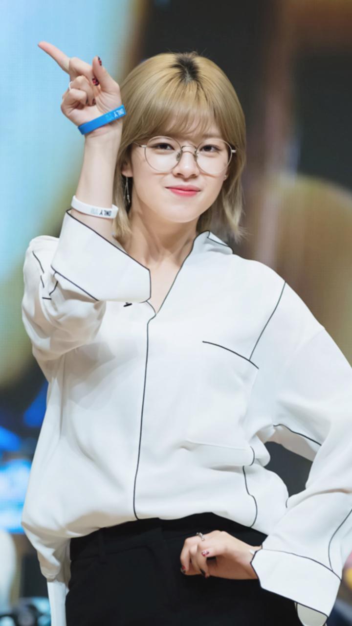 720x1280 Jeongyeon Kpop Wallpaper for Android
