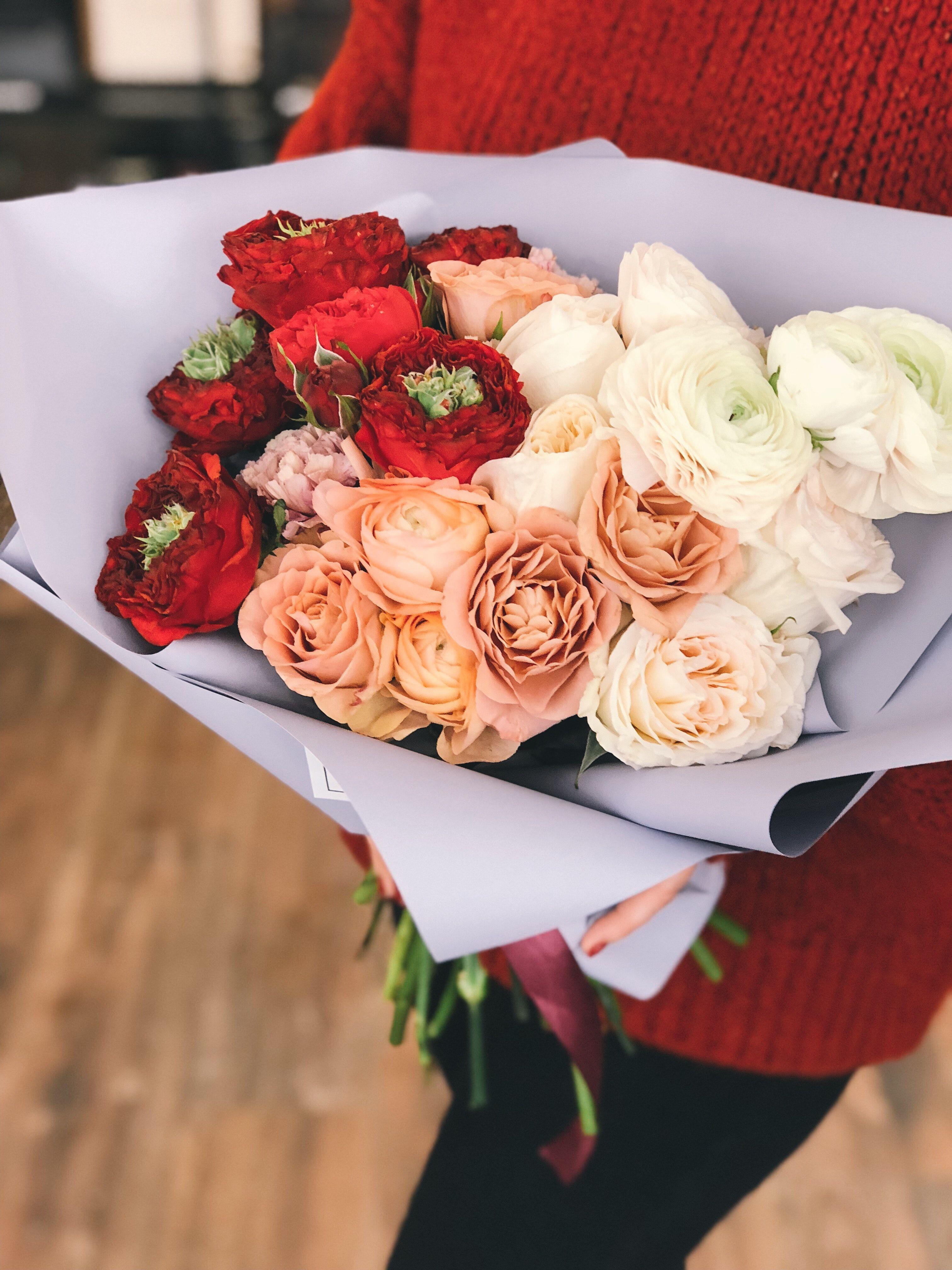 3024x4032 Red, Peach, and White Roses Bouquet · Free