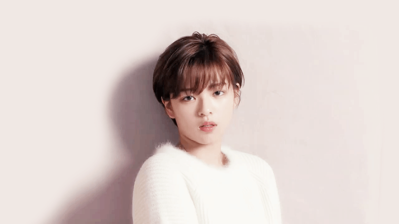 1280x720 Jeongyeon Short Hair Wallpaper