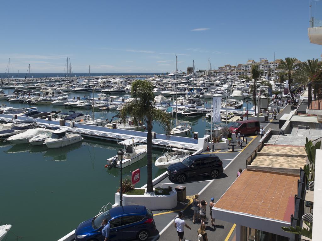 1024x768 First Line Duplex Puerto Banus Sleeps 8 People, Marbella