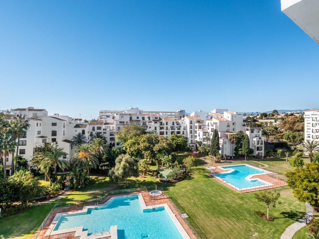 1024x768 Duplex Penthouse in the heart of Puerto Banus, Marbella