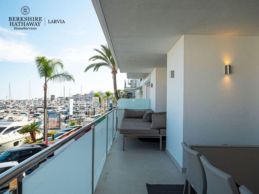 1024x768 sqm apartment with views and terrace in Puerto Banus, Marbella