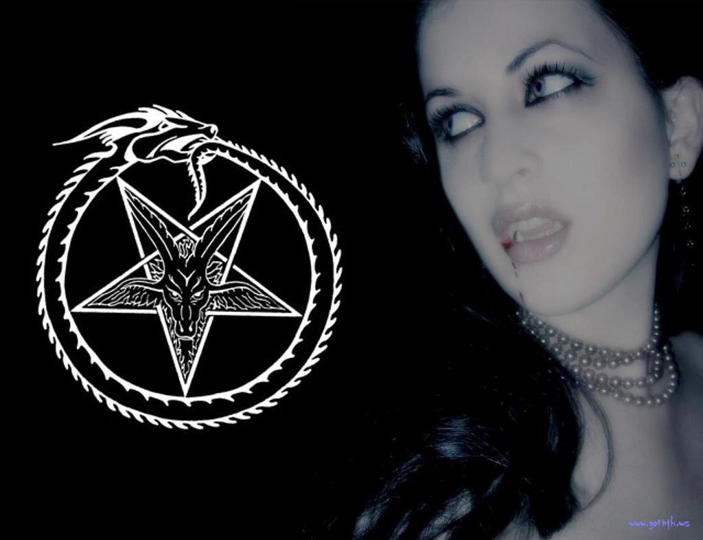 1024x786 Gothic Vampire Wallpaper