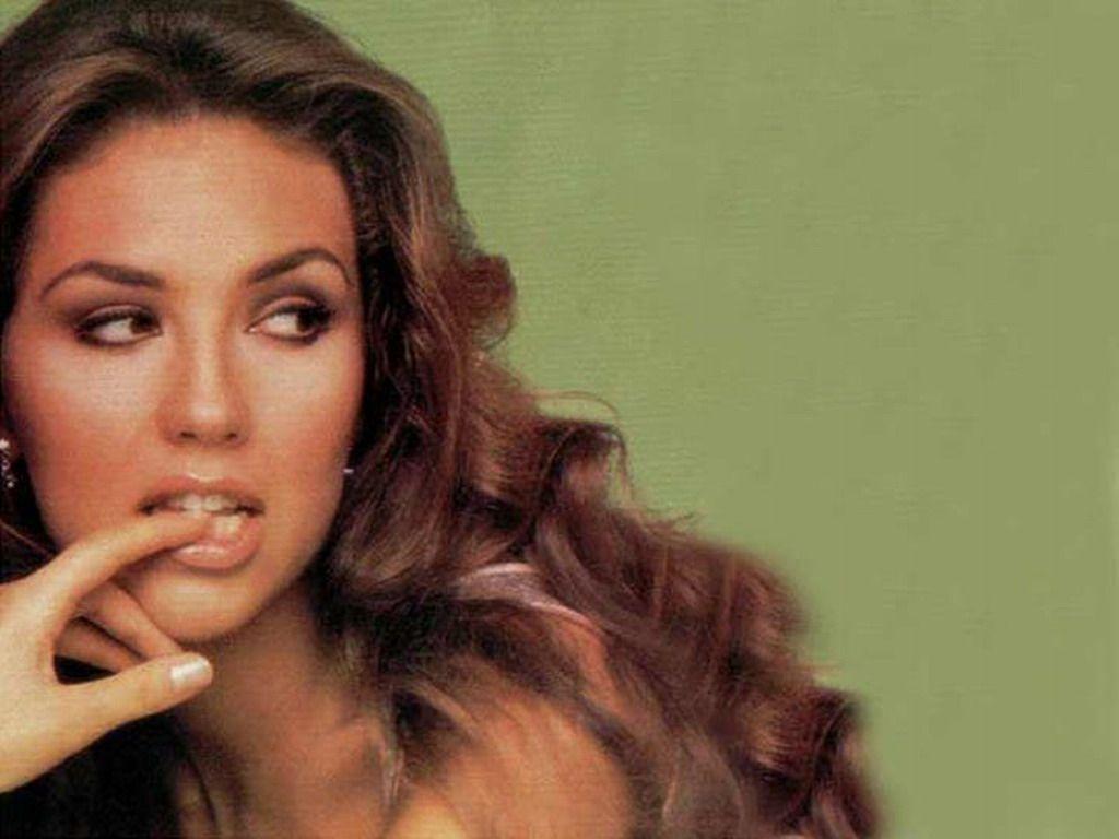 1024x768 Thalia wallpaperx768