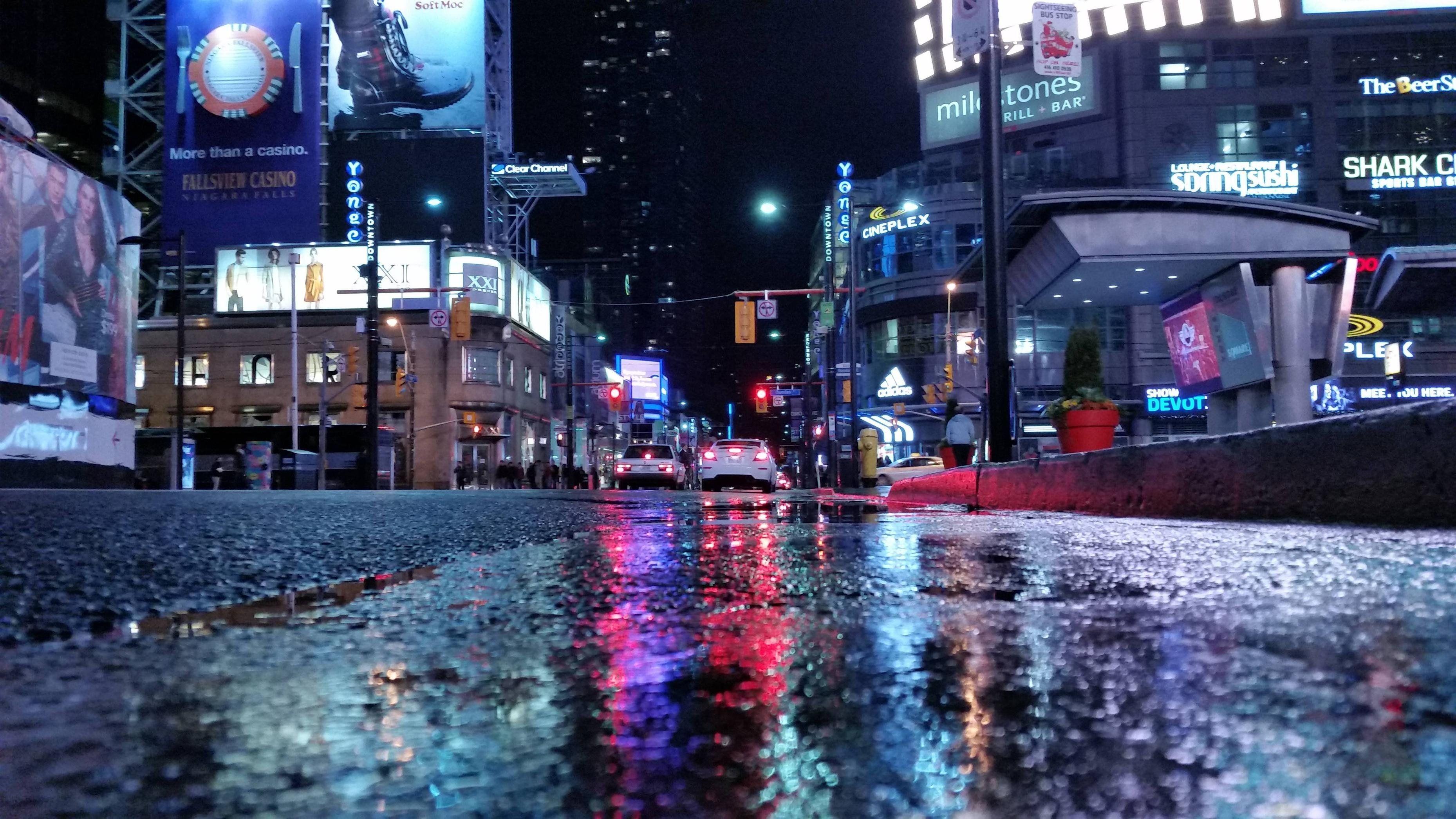 3718x2092 Toronto Street Wallpaper