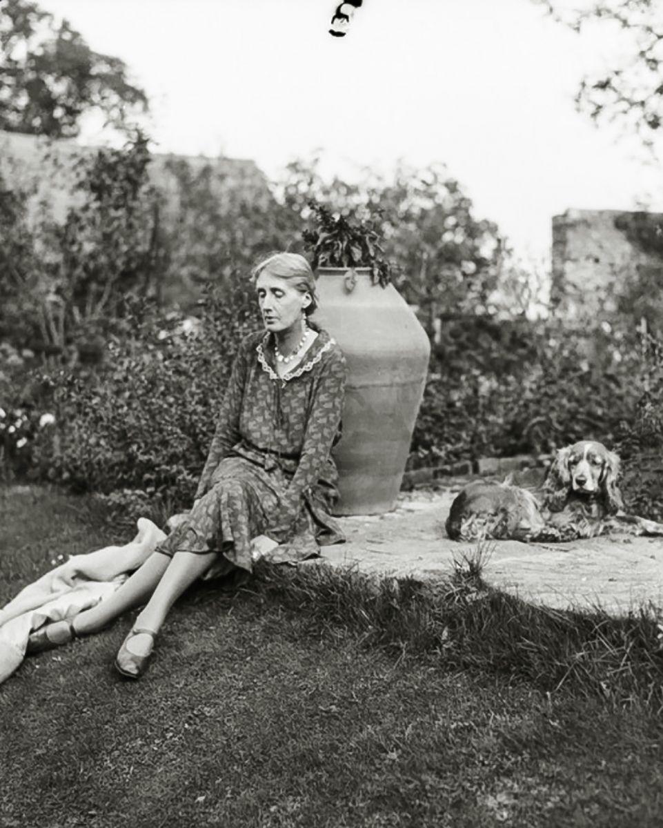 961x1200 Virginia Woolf: Monks House, 1931. Virginia woolf, Virginia wolf, Virginia