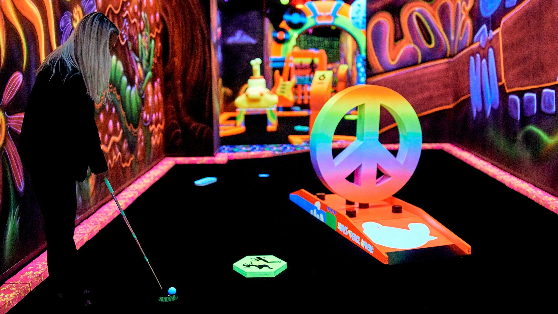 1920x1080 Rock of Ages Blacklight Minigolf. Mall of America®