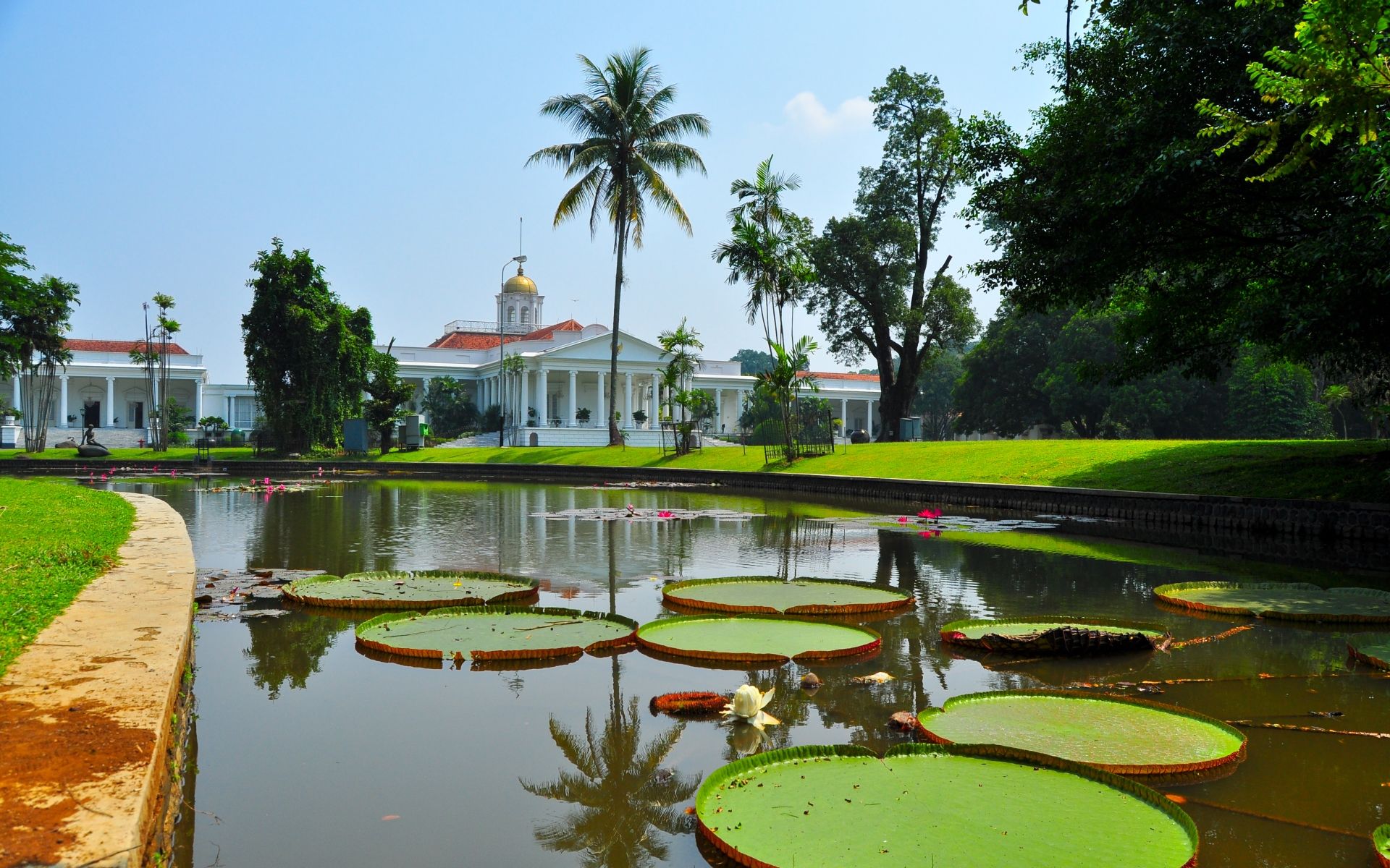 1920x1200 Bogor Palace Picture and Image
