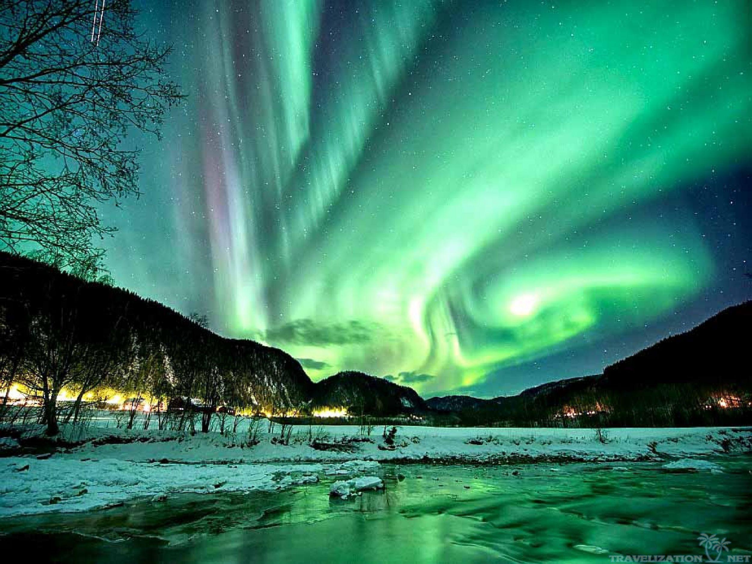 2500x1875 Cool Aurora Borealis Wallpaper for mobile and desktop