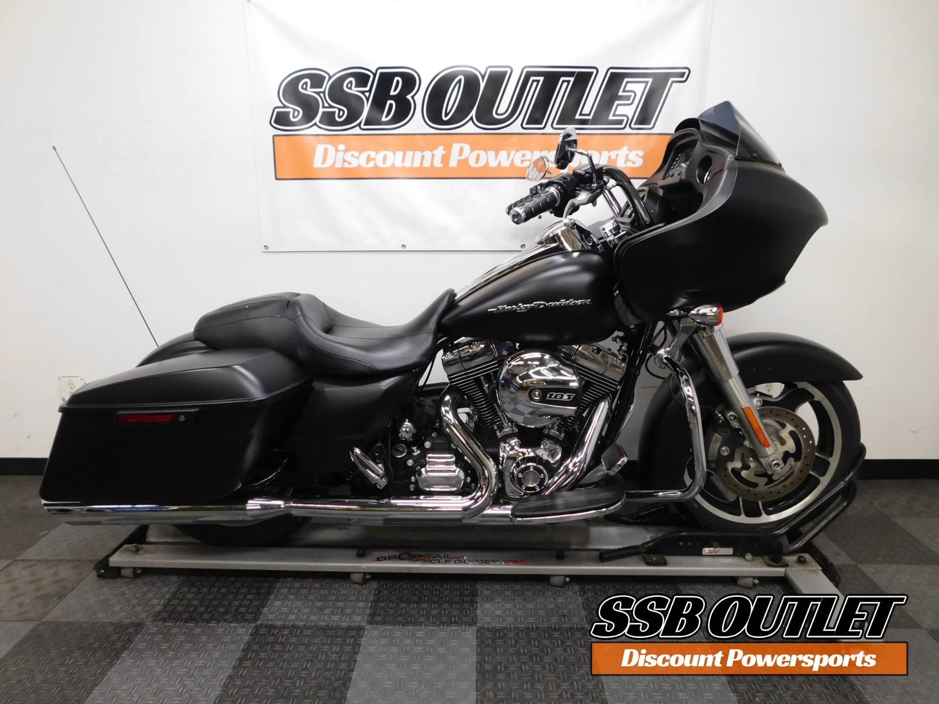 1920x1440 Harley Davidson Road Glide