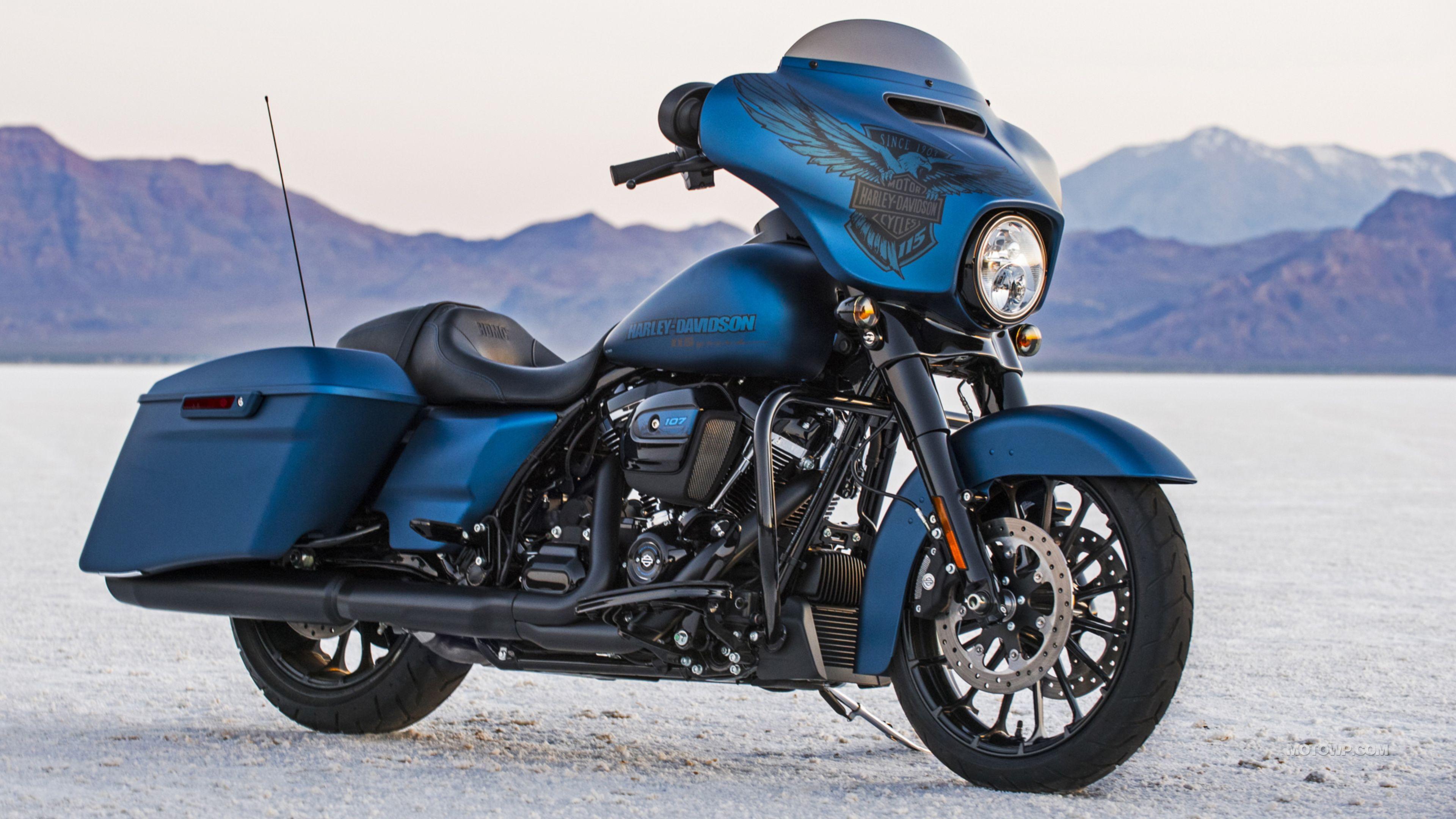3840x2160 Harley Davidson Street Glide Wallpaper