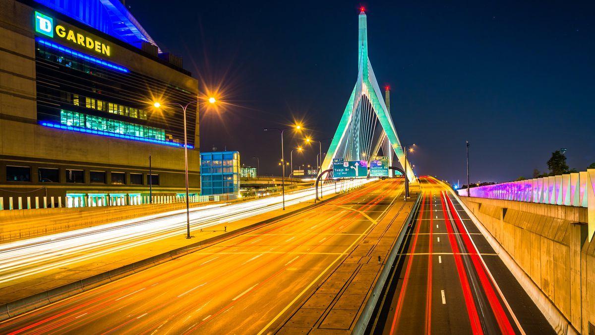 1200x675 Take a Tour of the Best Hockey and Basketball Bars Near TD Garden