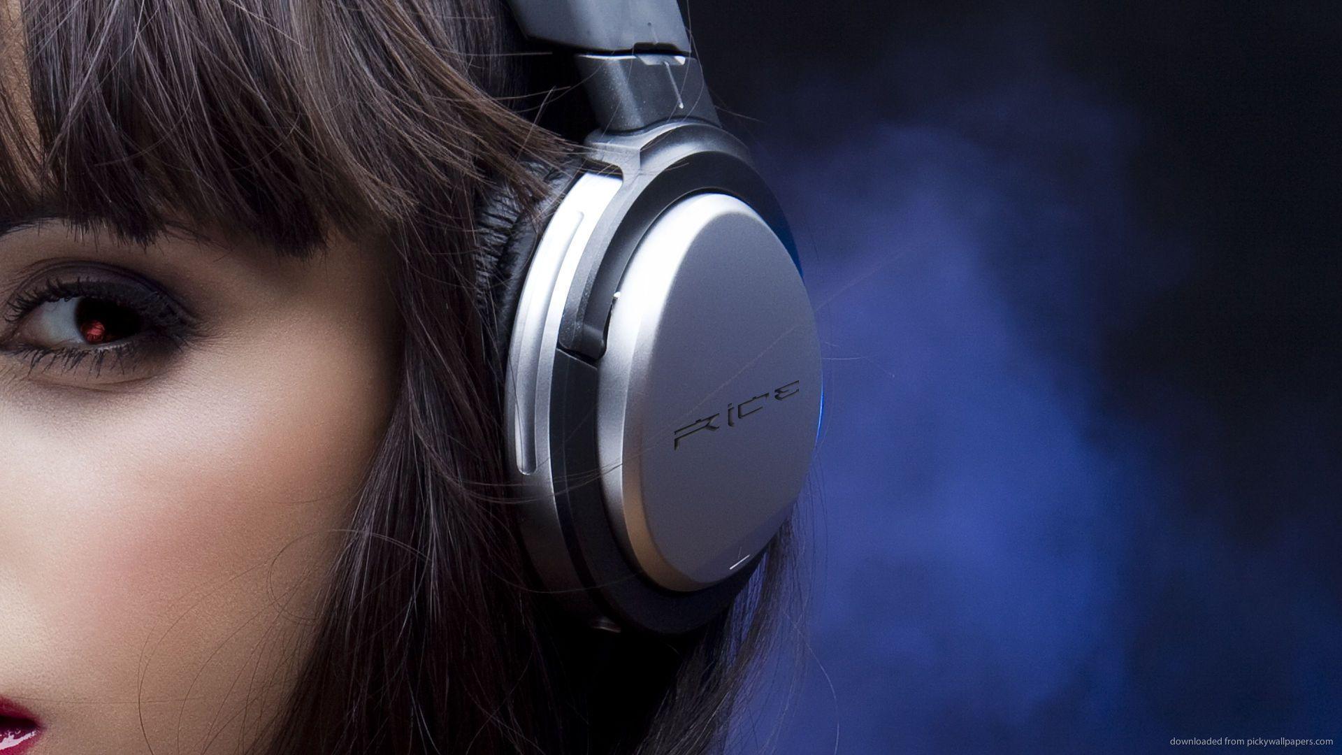 1920x1080 Headphone Girl Wallpaper