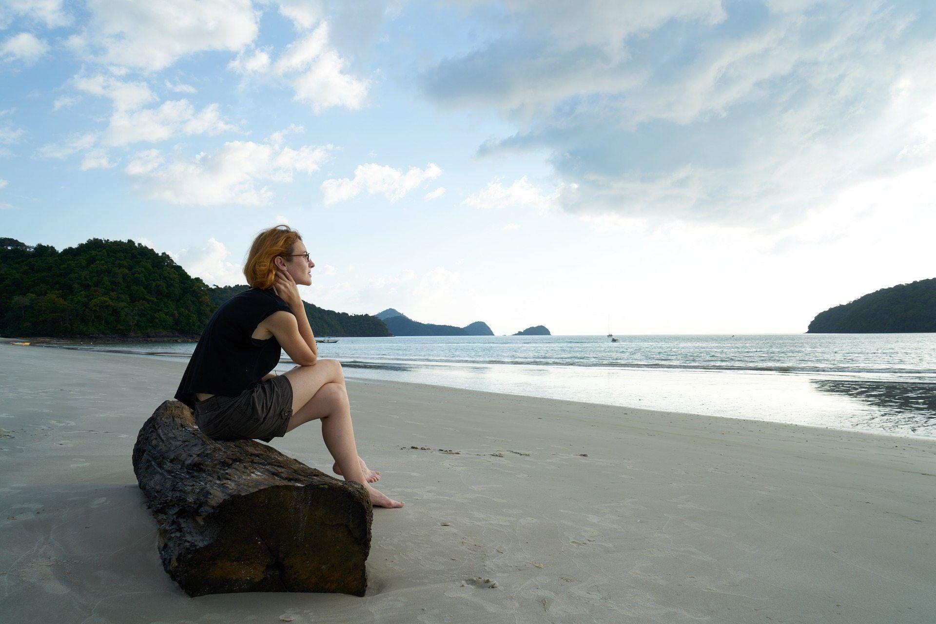 1920x1280 Alone But Happy Girl Wallpaper With Sea Beach Background Girl In Beach