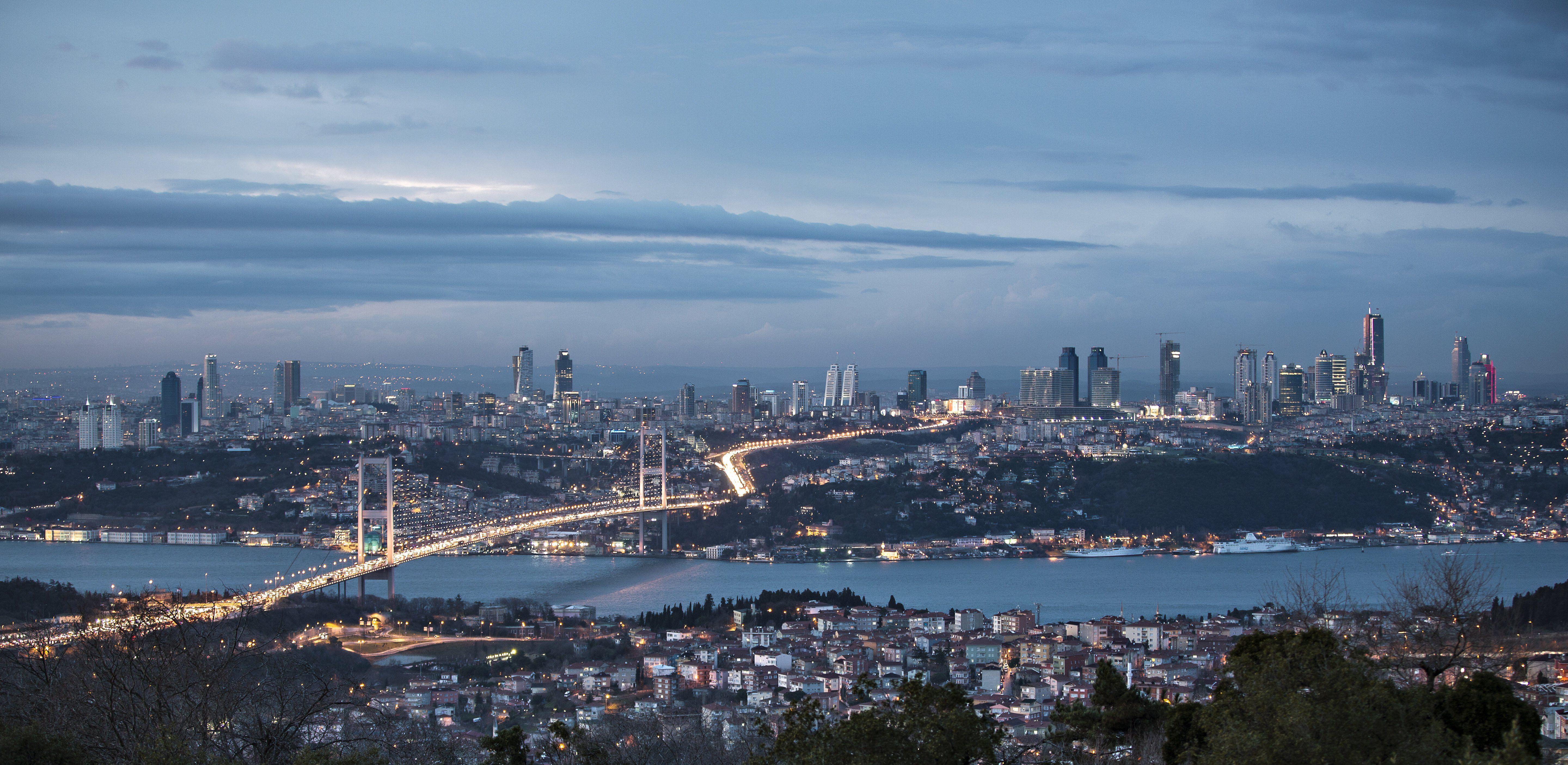 5760x2812 Istanbul city sea of marmara night bosphorus bridge turkey wallpaperx2812