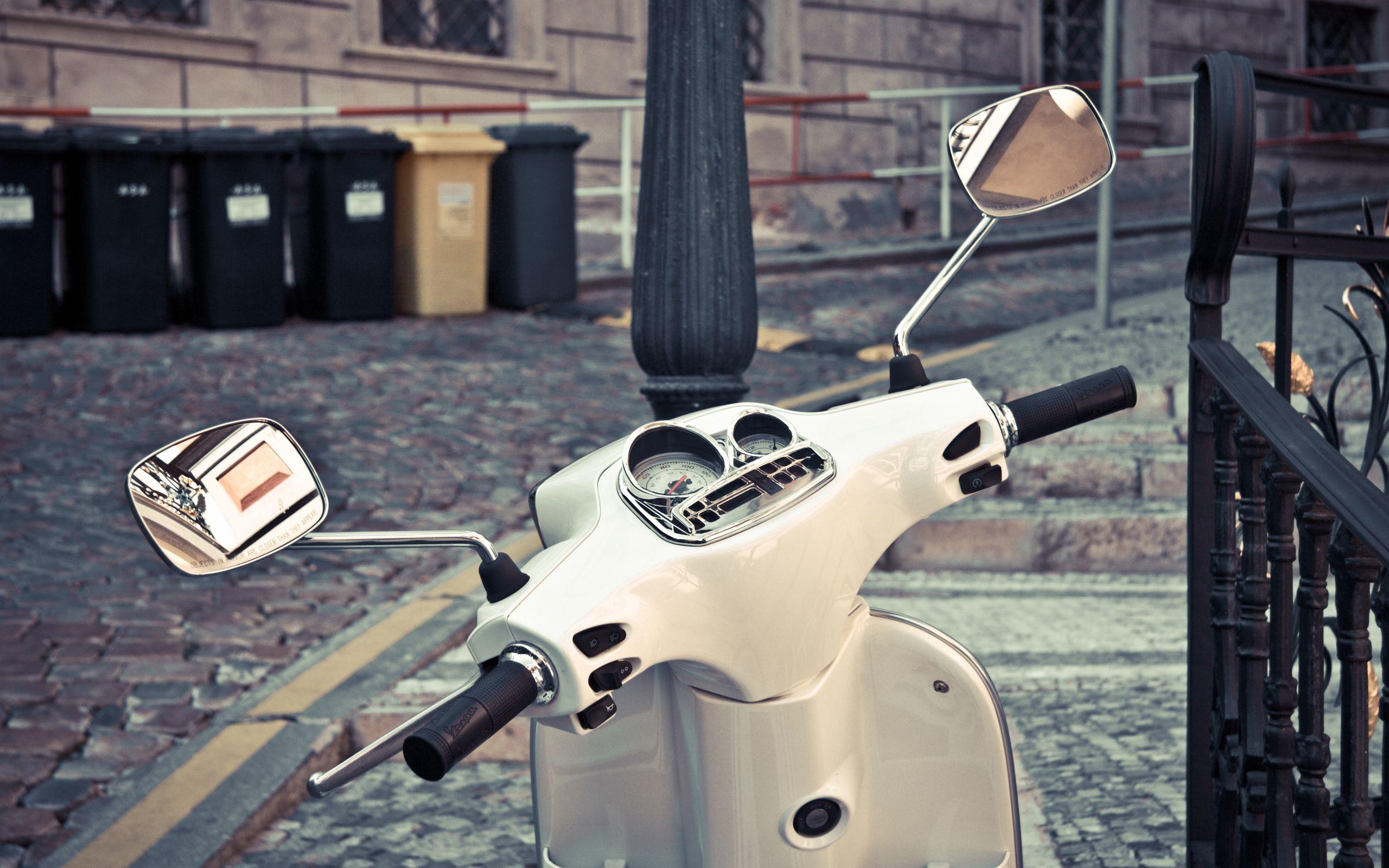 2560x1600 Vespa Wallpaper Wallpaper Superior Vespa Wallpaper Background