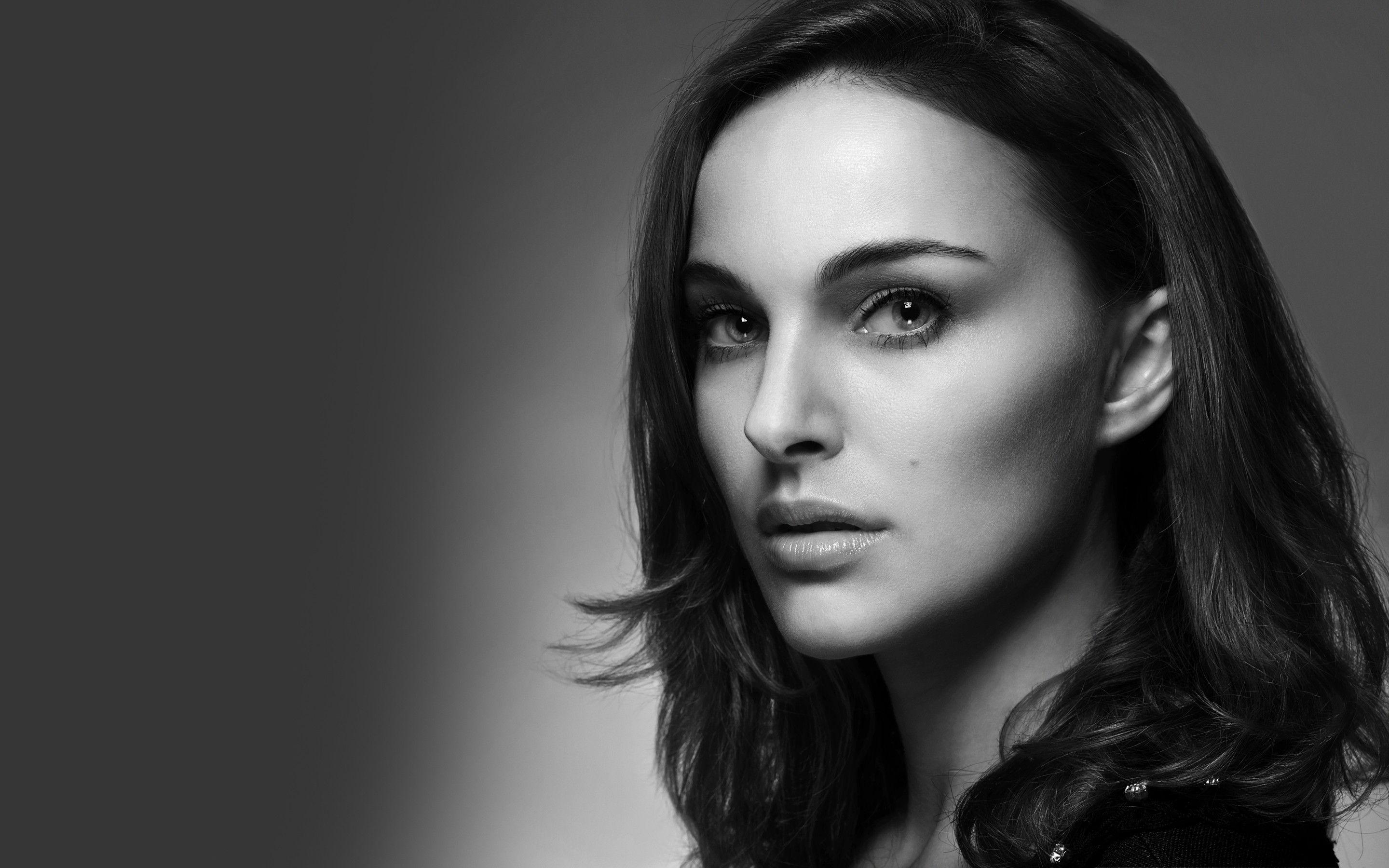 2880x1800 Natalie Portman Hollywood Actress Wallpaper