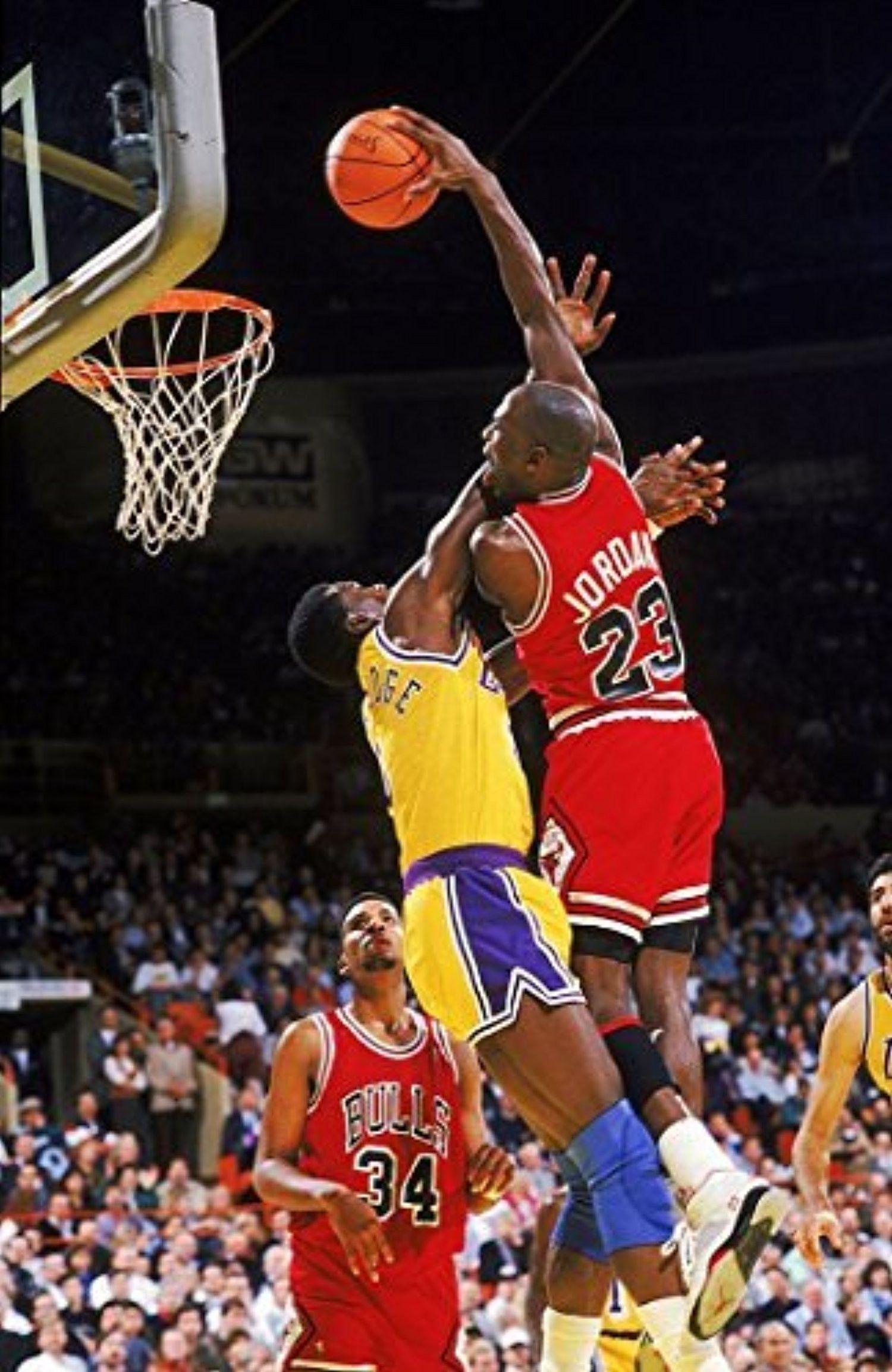1500x2308 Michael Jordan iPhone 11
