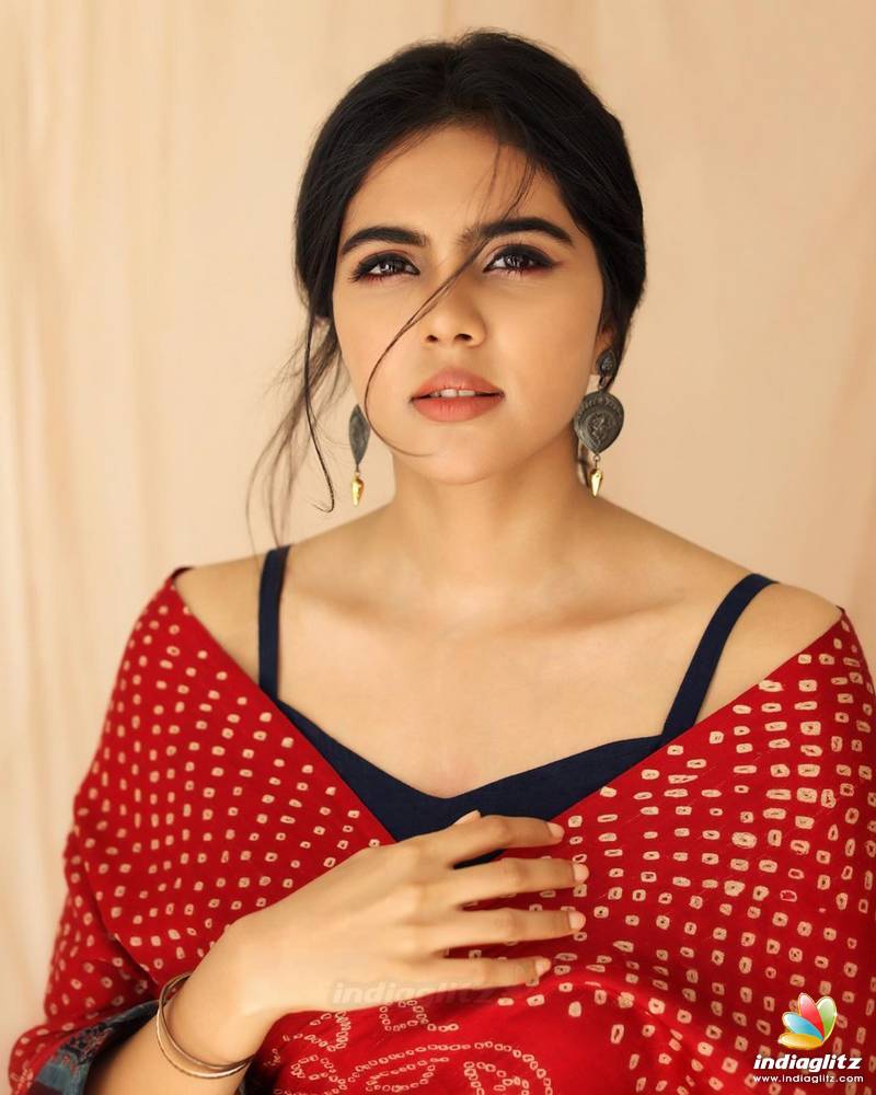 800x1000 Kalyani Priyadarshan Photo Actress photo, image, gallery, stills and clips