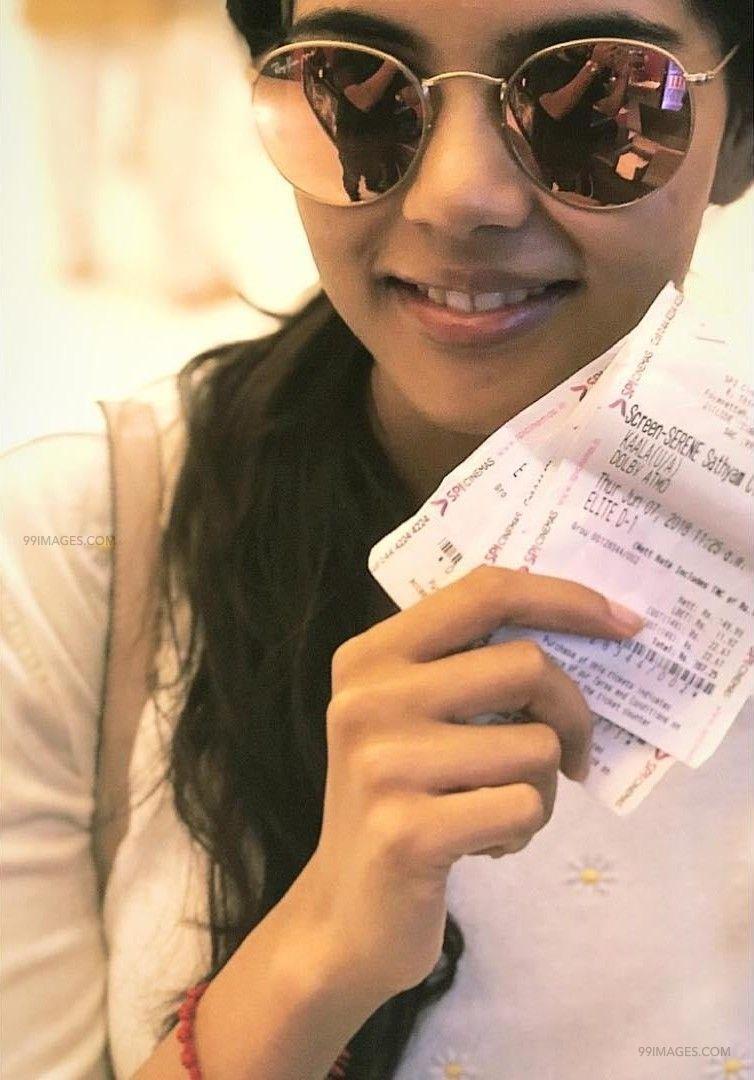 754x1080 Kalyani Priyadarshan Latest Hot HD Photo / Wallpaper (1080p) (Instagram / Facebook) (754x1080) (2021)