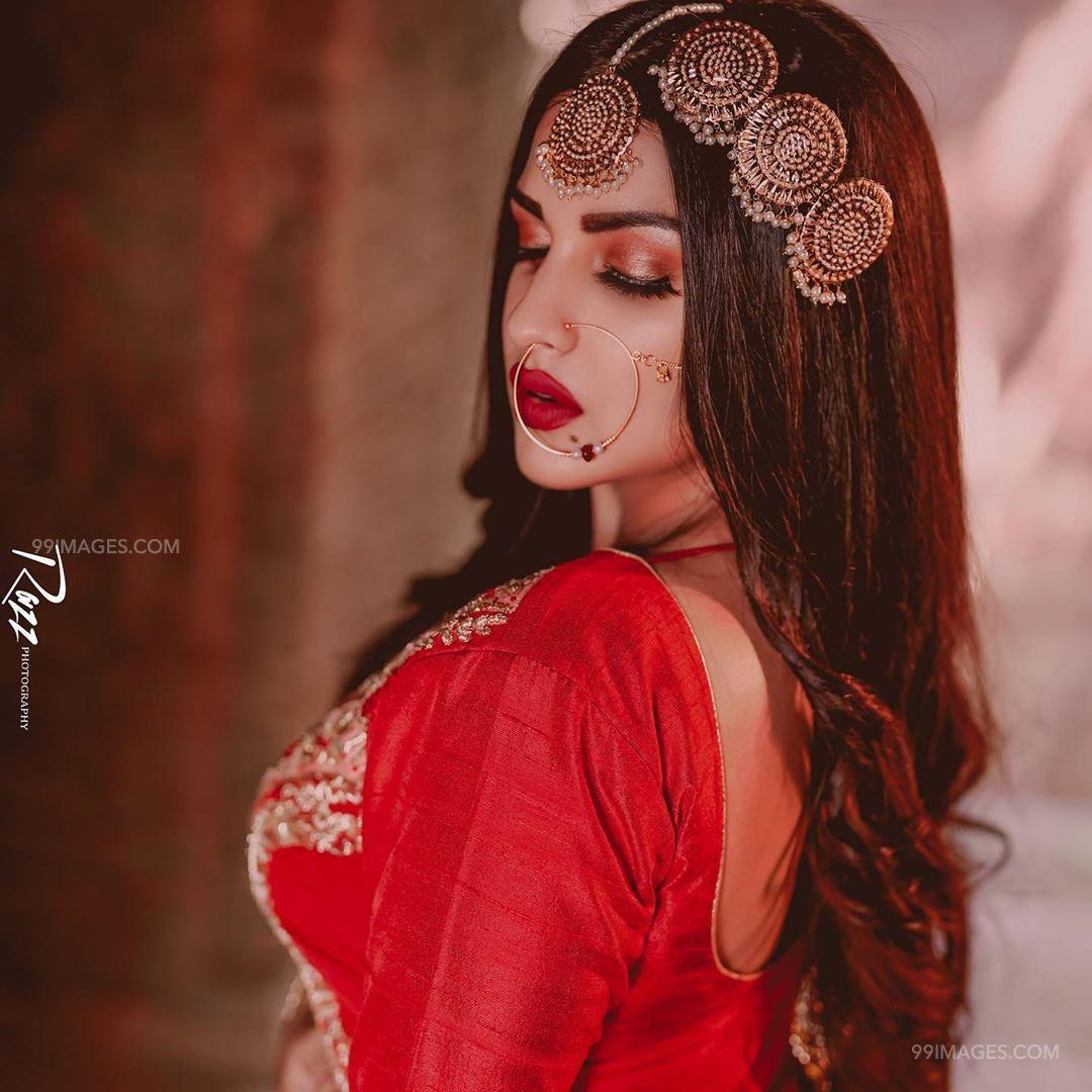 1080x1080 Himanshi Khurana Beautiful HD Photo & Mobile Wallpaper